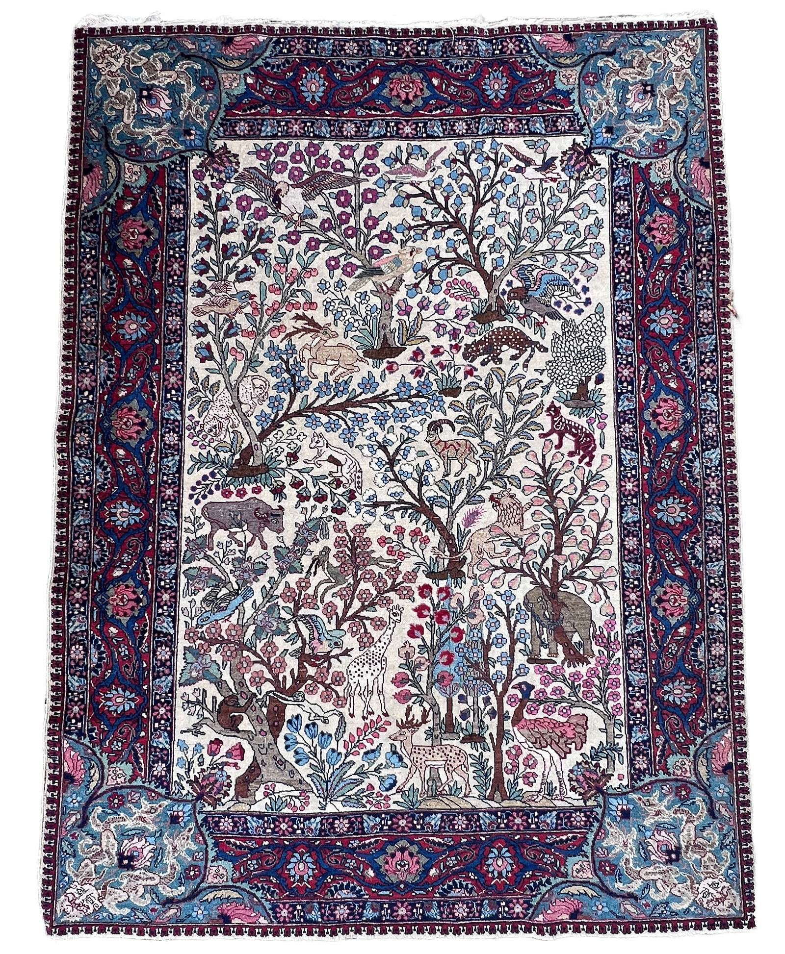 Täbriz. Orientteppich. Um 1930.: Circa 194 cm x 143 cm. Orientteppich. Iran. Perserteppich. Handgeknüpft. Wolle auf Baumwolle. Tiermotive. Paradiesmuster. Stellenweise dünn im Flor. Fransen an beiden Seiten gekürzt. Sh