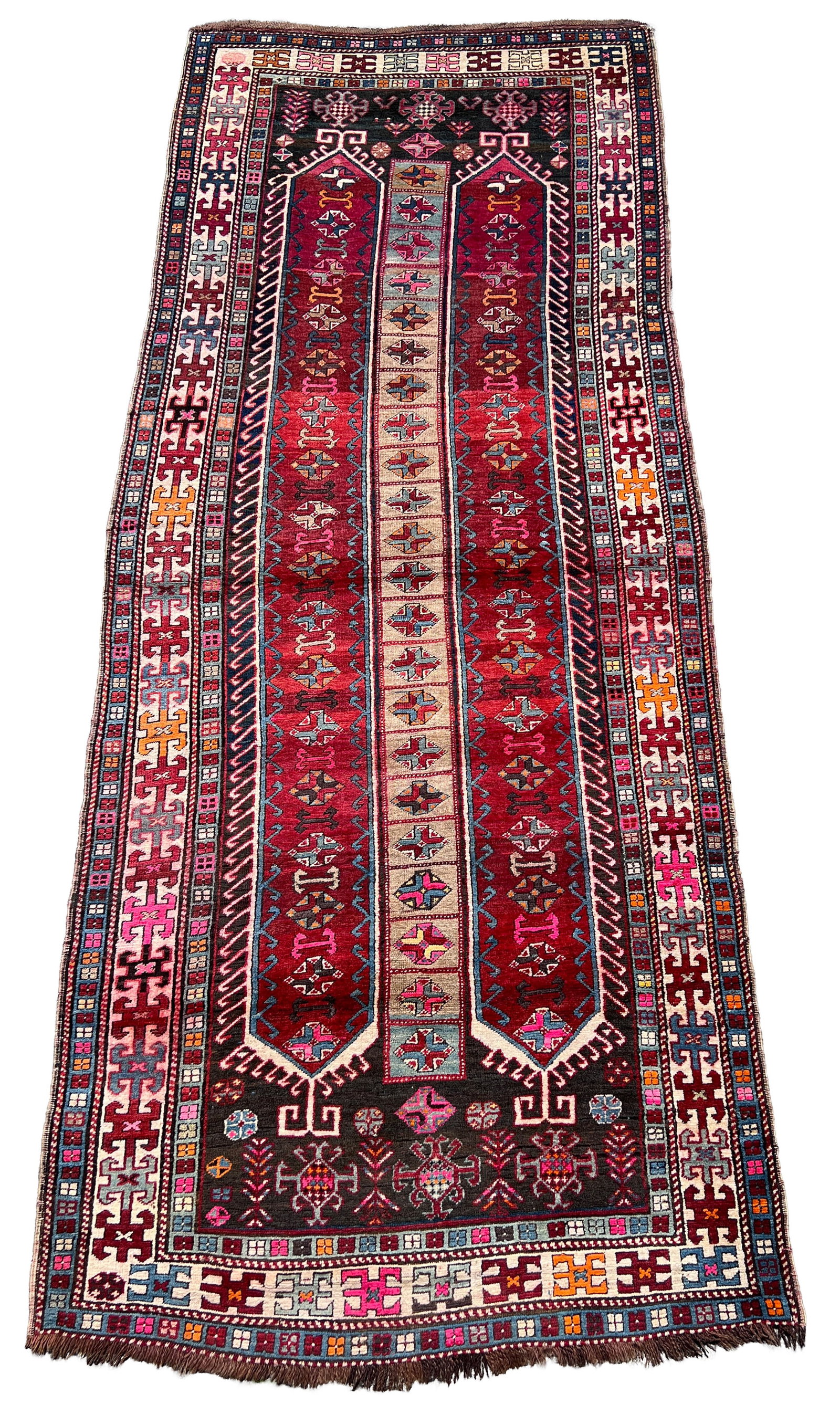 Kazak Läufer. Kaukasus. Circa 325 cm x 136 cm. Um 1900. Kazak runner. Caucasus. Approx. 325 cm x: Oriental carpet. Hand-knotted. Wool on wool. Signs of wear consistent with age. Condition as shown in photos. Category: Carpets and textiles