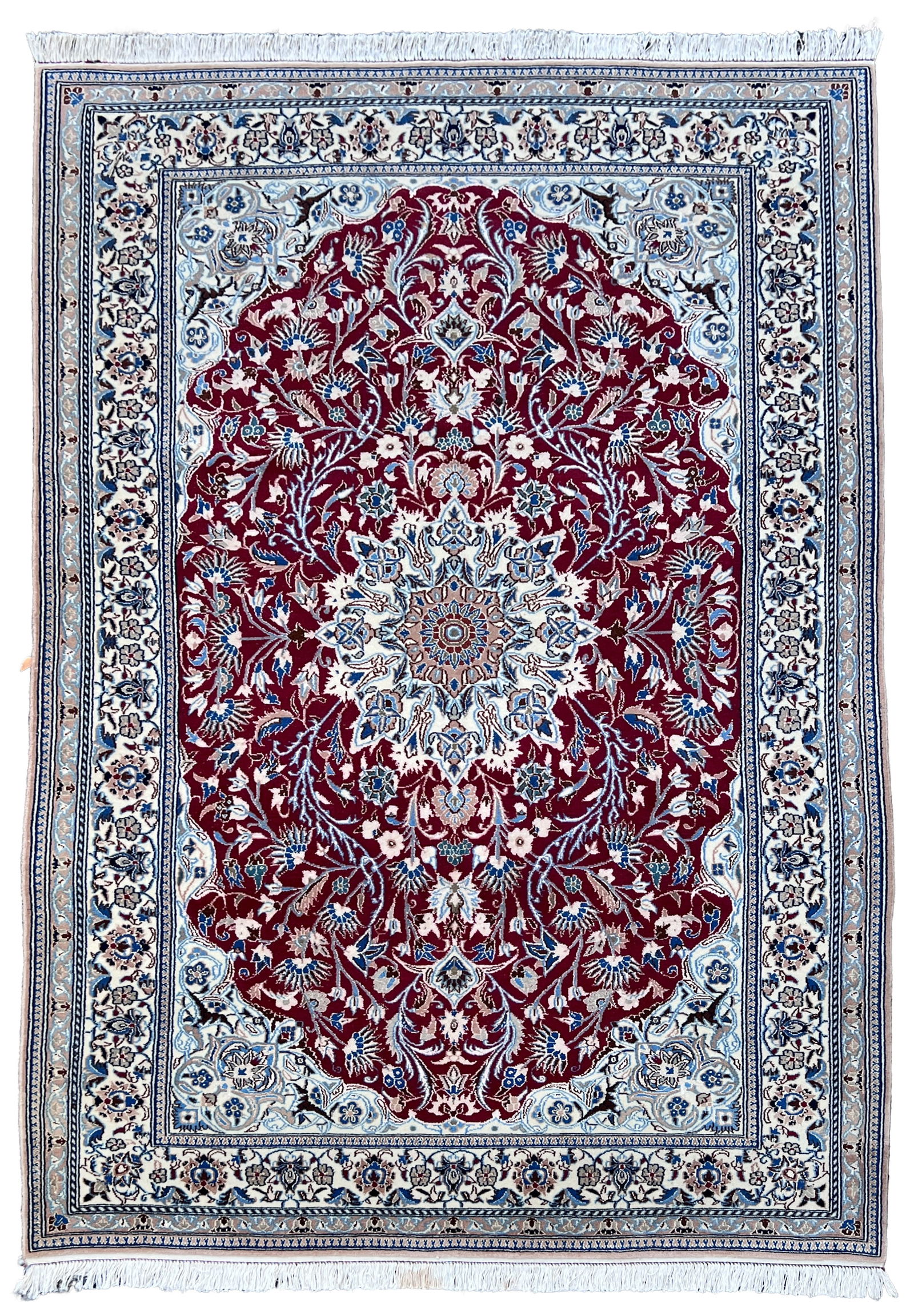 Nain. Fein. Circa 200 cm x 128 cm. Um 1980. Nain. Fine. Approx. 200 cm x 128 cm. Circa 1980.: Oriental carpet. Iran. Persian carpet. Hand-knotted. Cork wool with silk on cotton. See photos for condition. Category: Carpets and textiles Provenance: Rug comes from a business liquidation. It is wa