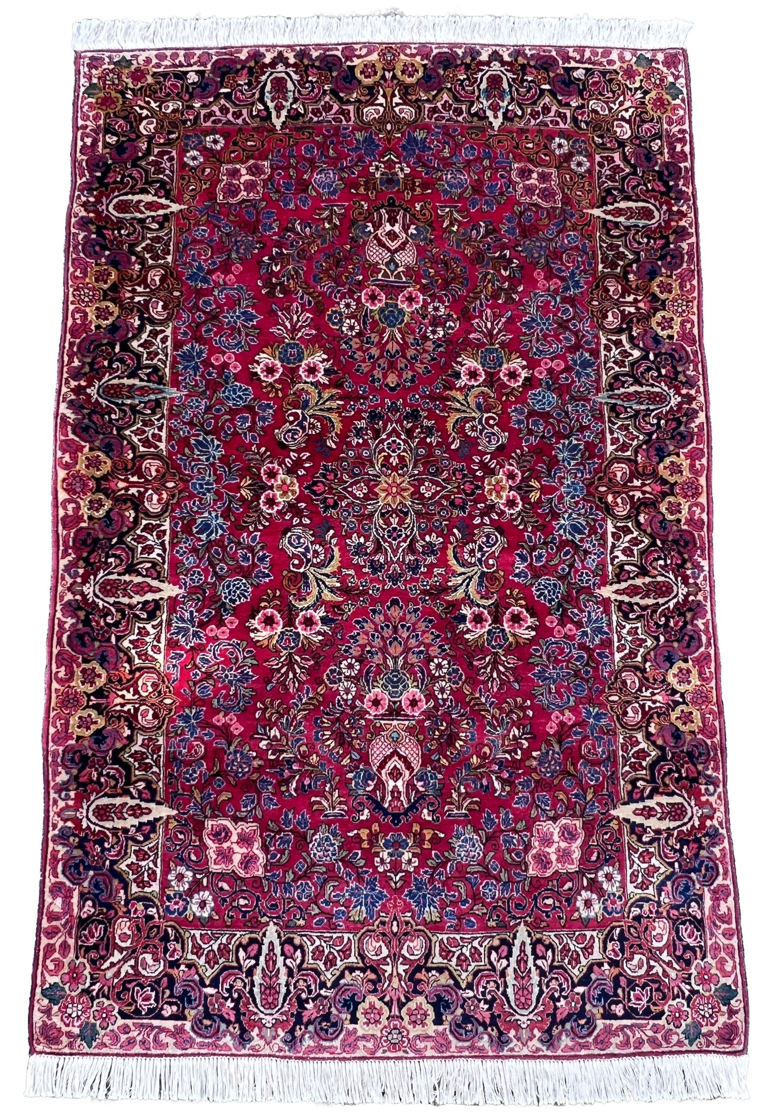 Sarough. Fein. Circa 195 cm x 118 cm. Um 1940. Sarough. Fine. Approx. 195 cm x 118 cm. Circa 1940.: Oriental carpet. Iran. Persian carpet. Hand-knotted. Wool on cotton. Fine quality. As good as new. Rug was stored as an investment. See photos for condition. Category: Carpets and textiles