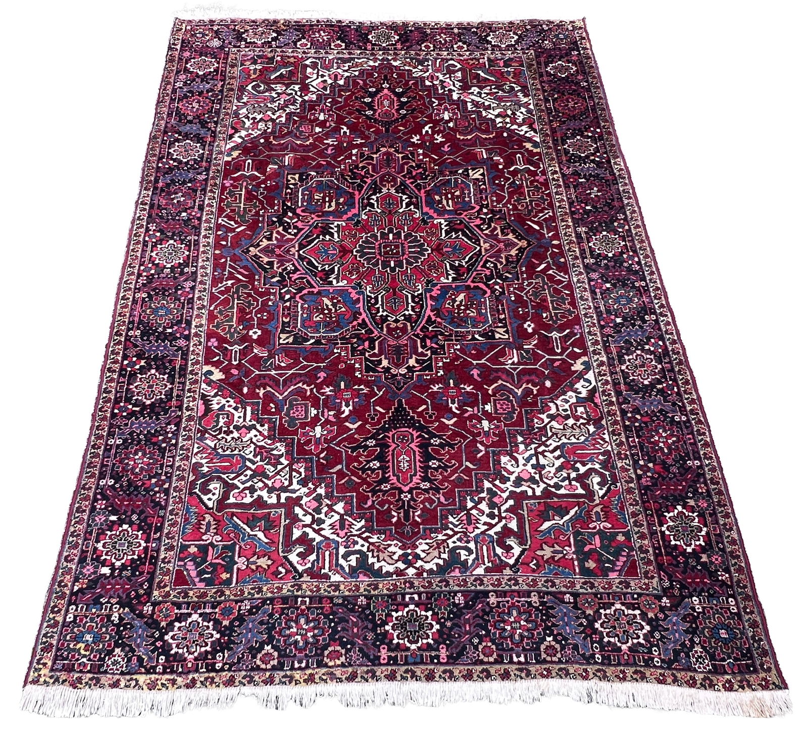 Heriz. Approx. 361 cm x 252 cm. Circa 1930/40.: Oriental carpet. Iran. Persian carpet. Hand-knotted. Wool on cotton. Good condition considering its age. See photos. Category: Carpets and textiles