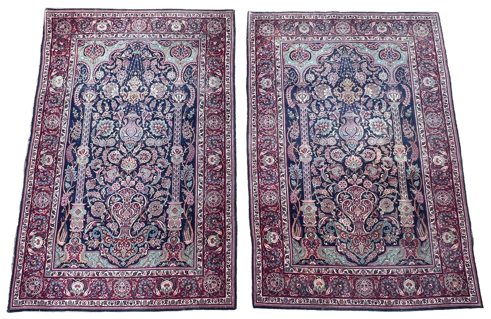 Pair of Keshan rugs. Fine. Approx. 204 cm x 136 cm. Circa 1930.: Oriental carpet. Iran. Persian carpet. Hand-knotted. Wool on cotton. Base fabric evenly visible. Large areas with thin pile. Signs of wear due to age. Condition as shown in photos. Category: Carpets a