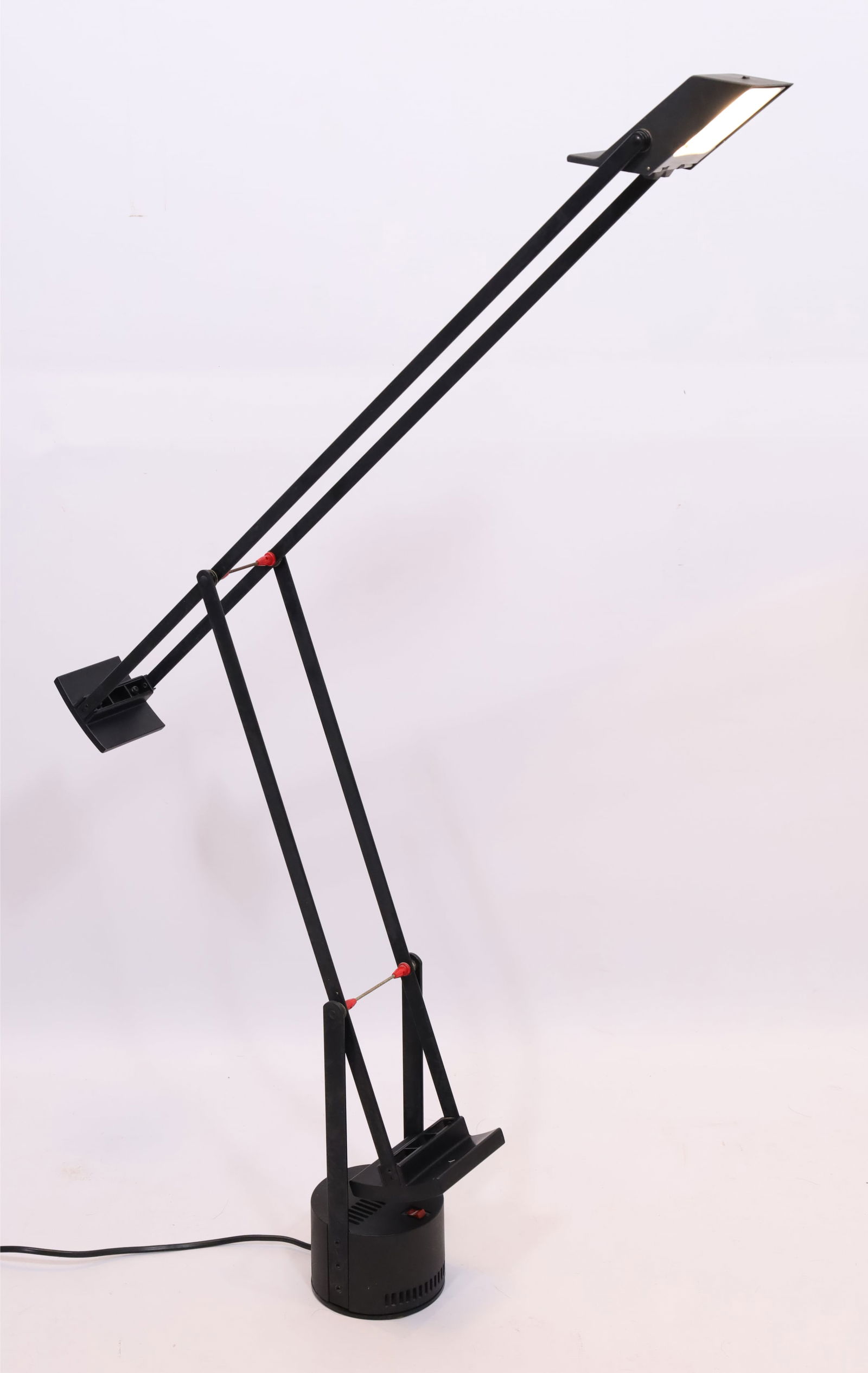 Richard SAPPER (1932 - 2015). Table lamp ‘Tizio 50’. ARTEMIDE. Italy. (1 of 9)