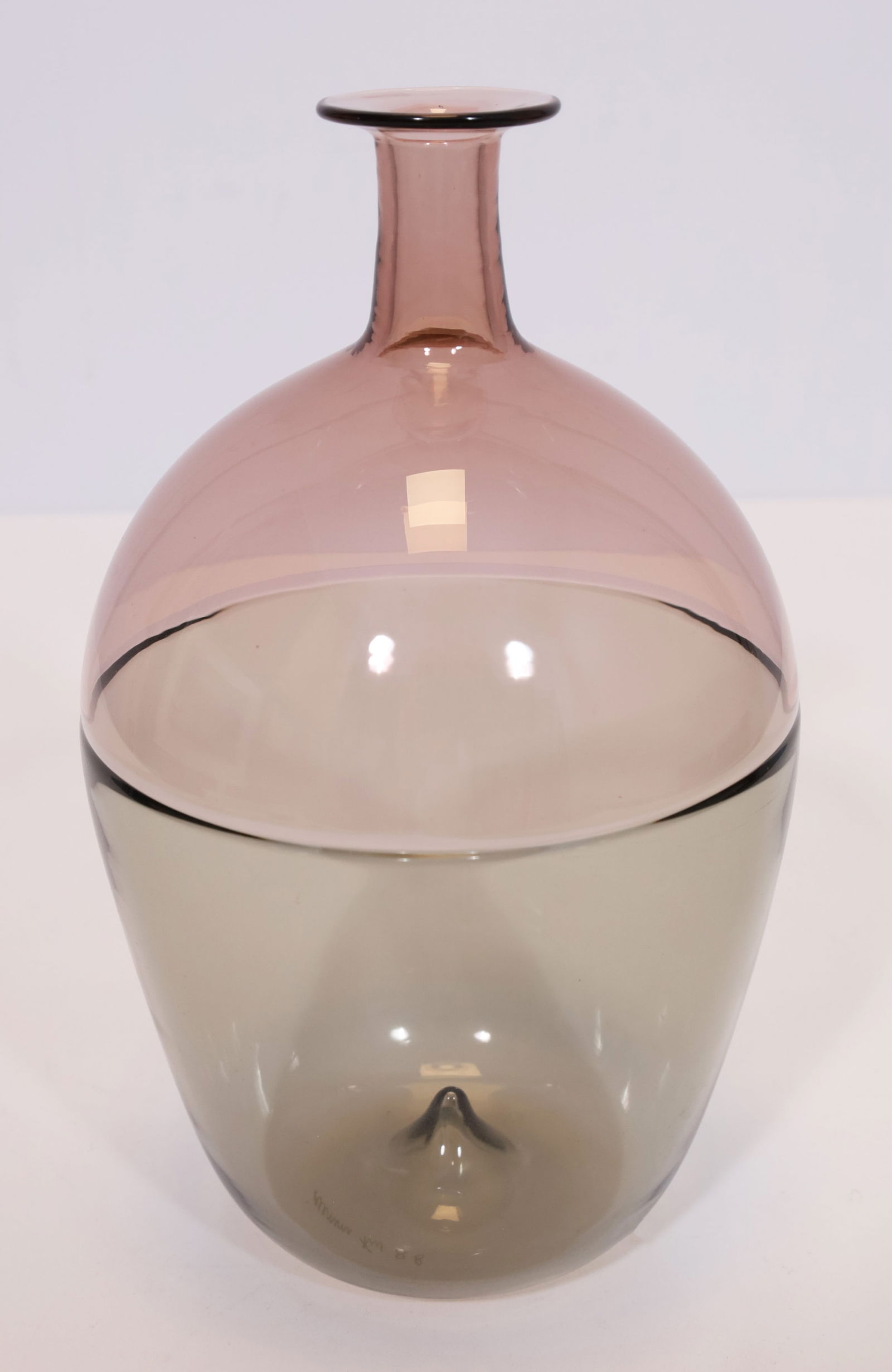 Tapio WIRKKALA (1915 - 1985). ‘Bolla’. VENINI Murano Glass Vase. Italy. Tapio WIRKKALA (1 of 8)