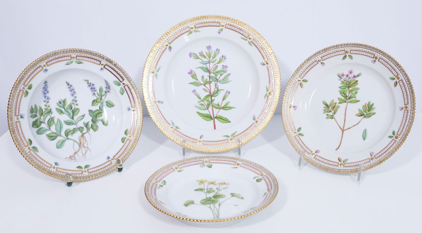 ROYAL COPENHAGEN. 4 plates. ‘Flora Danika’. Denmark. (1 of 13)