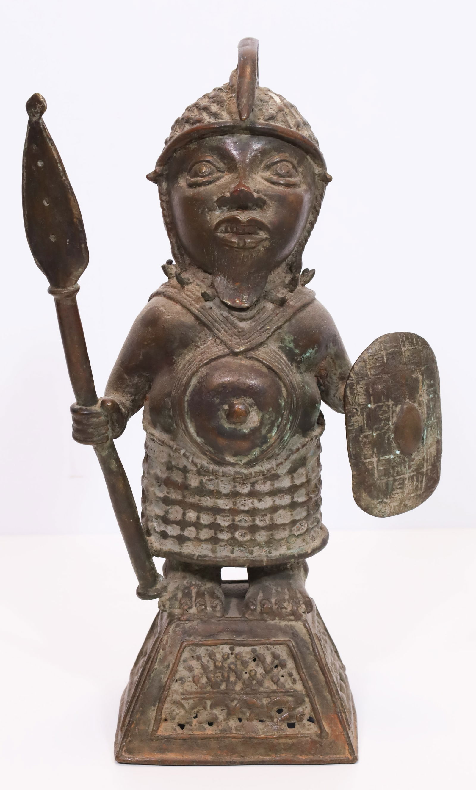 Bronze figure. King / Oba. Benin. Africa. First half of the 20th century. (1 of 8)