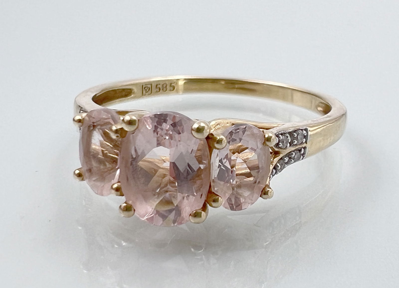 Women's ring. 585 yellow gold and white gold with 3 pink amethysts. (1 of 8)