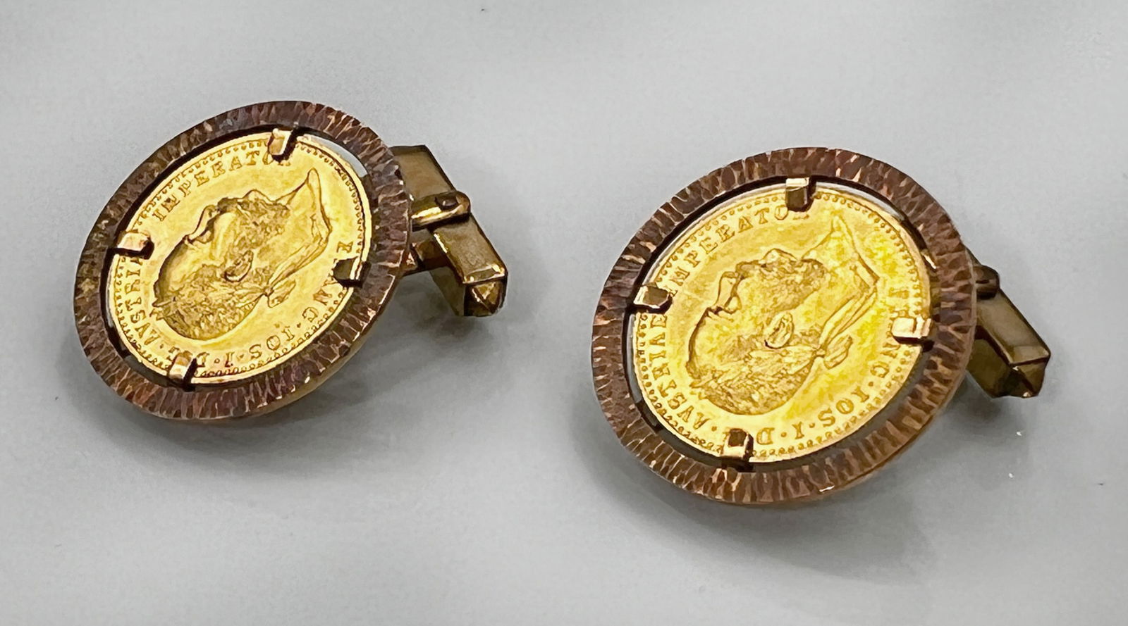 Pair of cufflinks with gold coins. Setting in 585 yellow gold. (1 of 9)