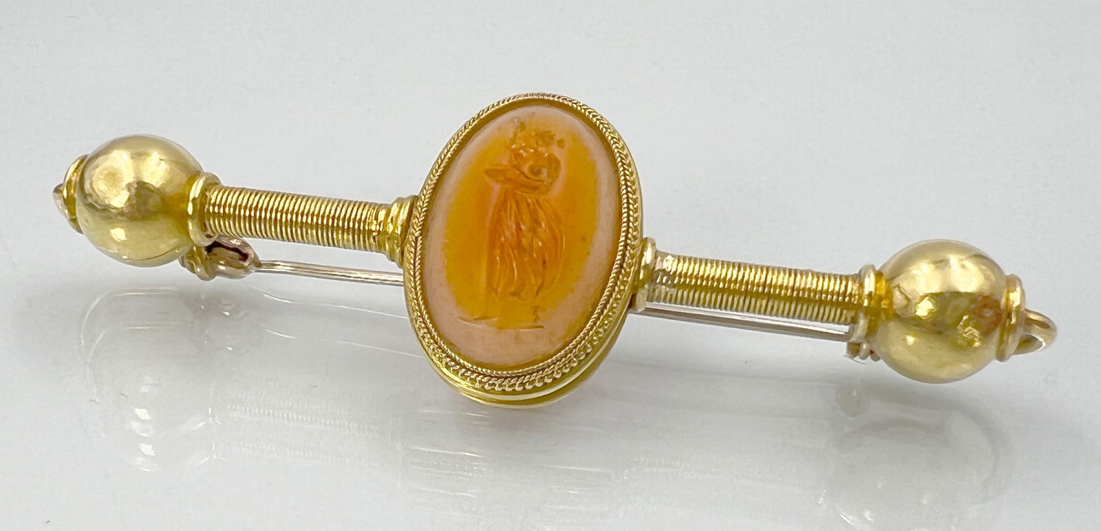 Ernesto PIERRET (1824 - 1889) Brooch. 750 yellow gold with a gemstone. (1 of 6)