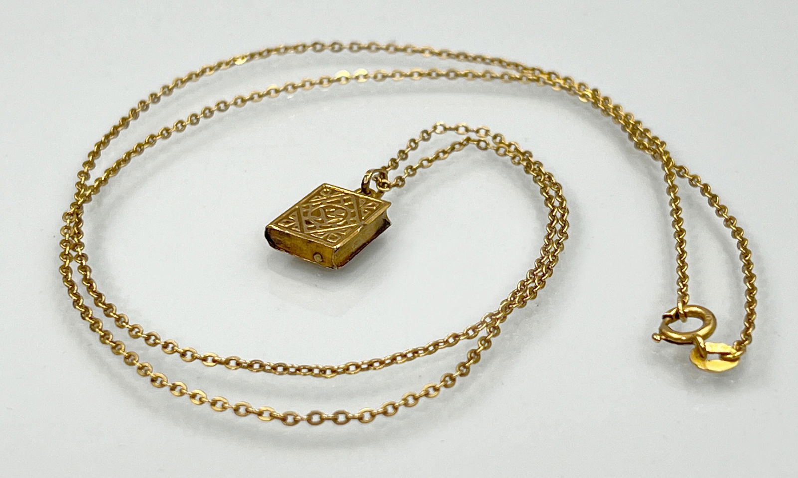 Anchor chain with pendant. 750 yellow gold. (1 of 5)