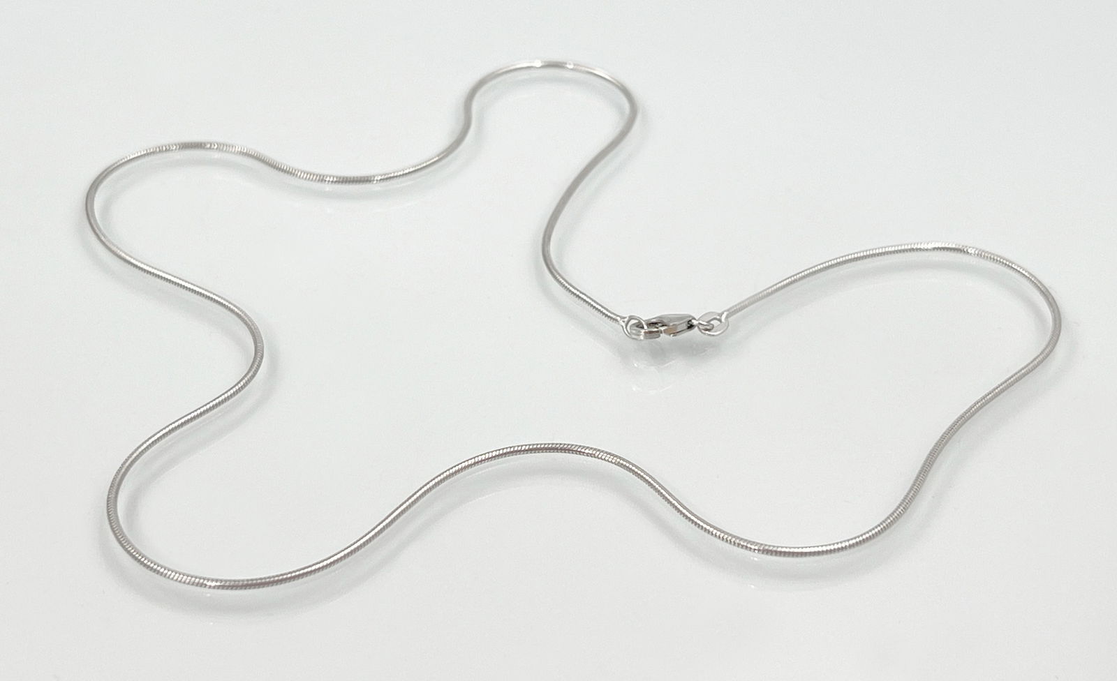 Delicate necklace. 585 white gold. (1 of 4)