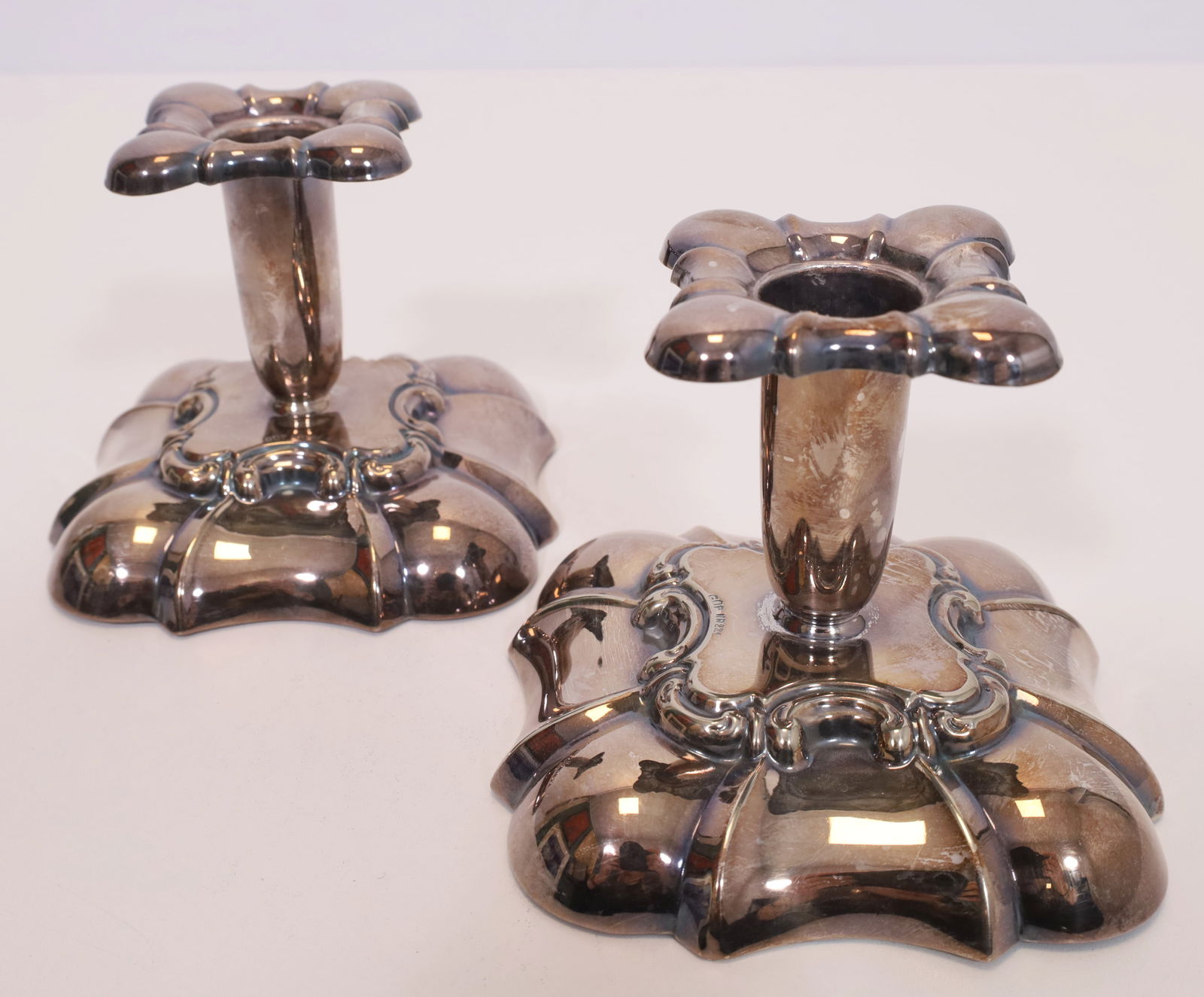 Pair of candlesticks. Silver plated. (1 of 10)