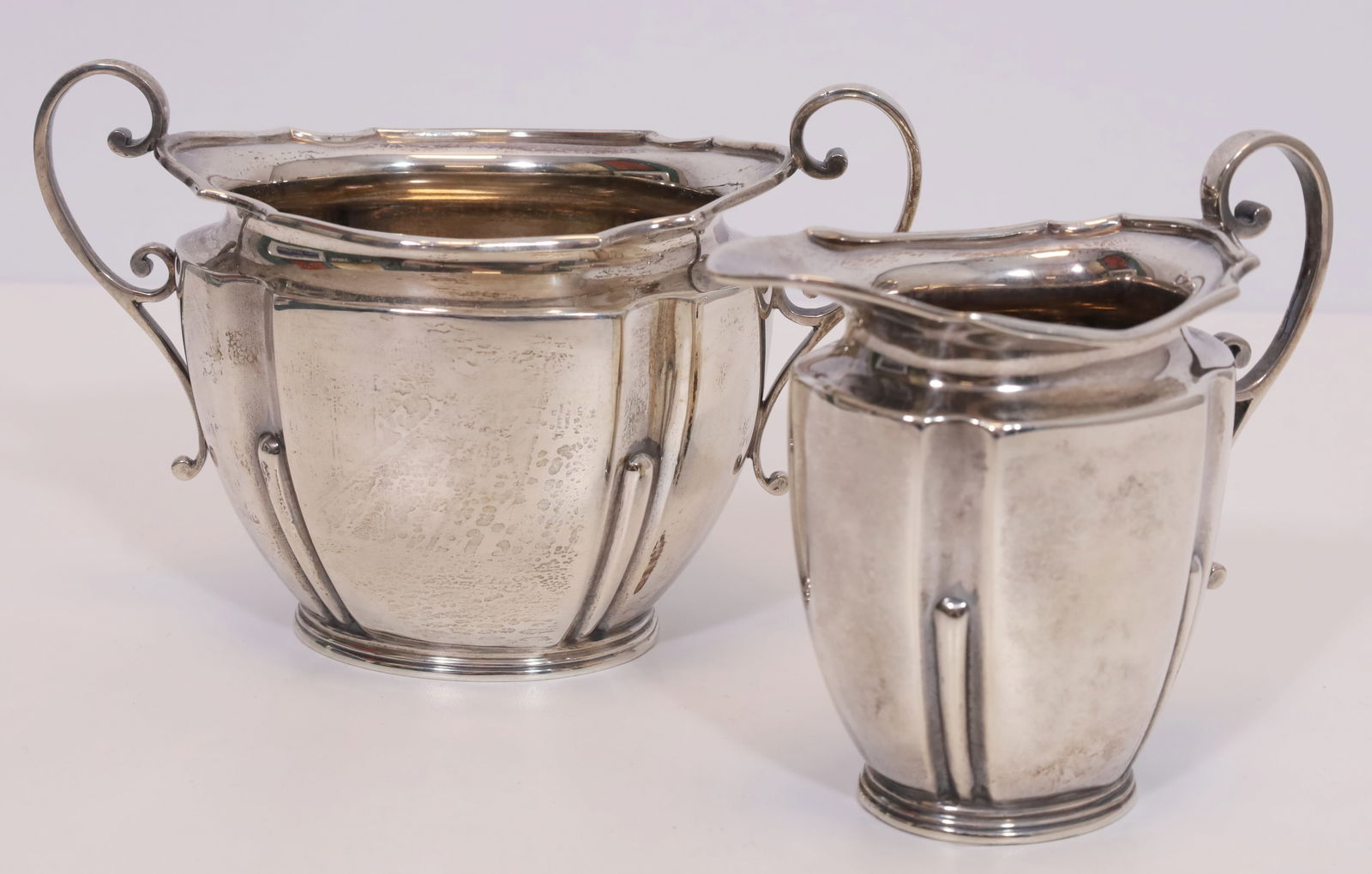 Sugar bowl and cream jug. 925 silver. Sheffield. England. (1 of 13)