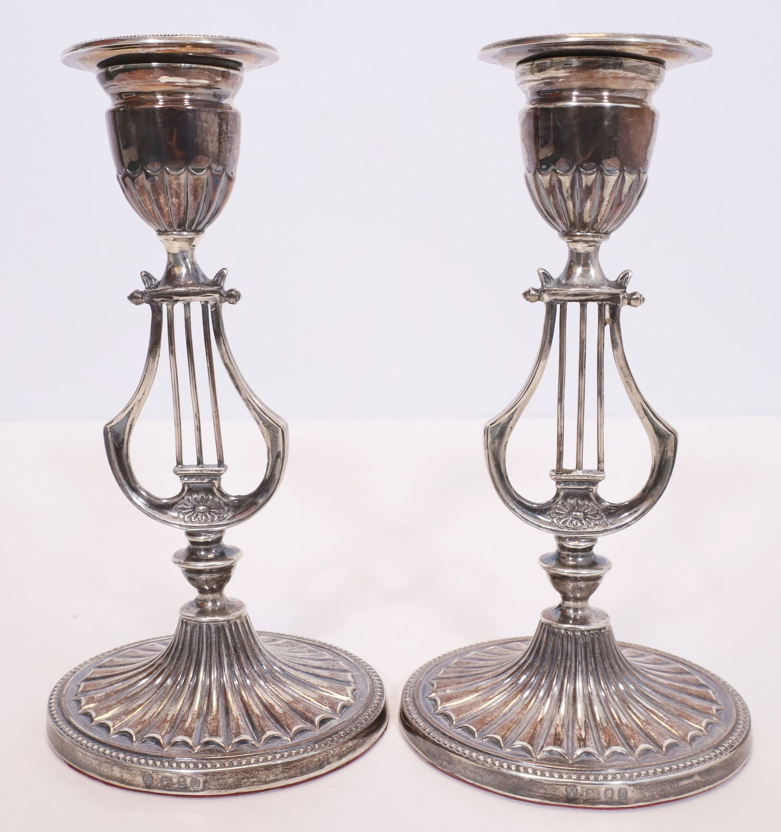 Pair of Art Nouveau candlesticks. 925 silver. London. England. 1928. (1 of 14)