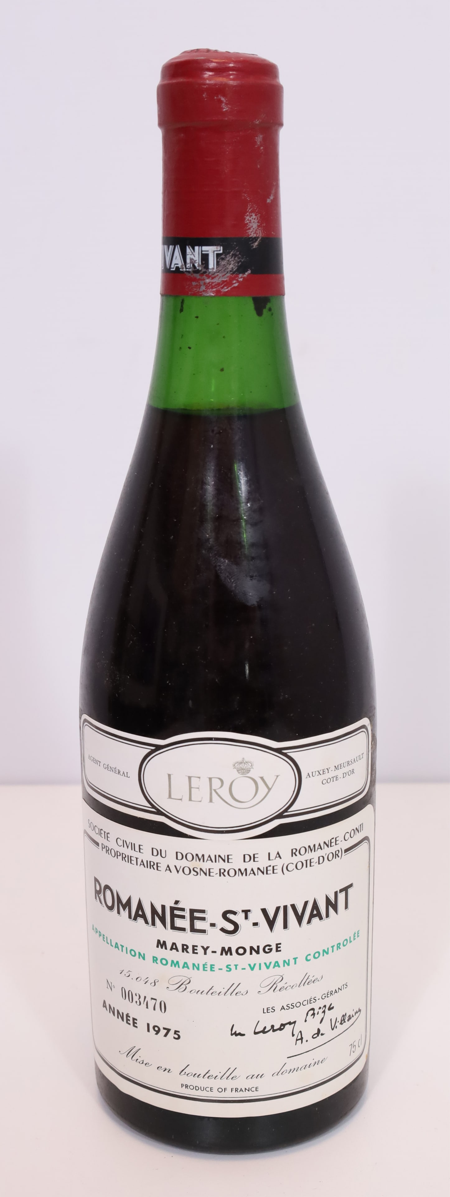 1 bottle of red wine. 1975 Romanée-Conti St.-Vivant. Grand Cru Monopole.: Red wine. 0.75 L. Number 003470. Stored in an air-conditioned wine cellar. See photos for condition. Category: Red wines / WinesPlease note shipping restrictions outside the EU! Only available to