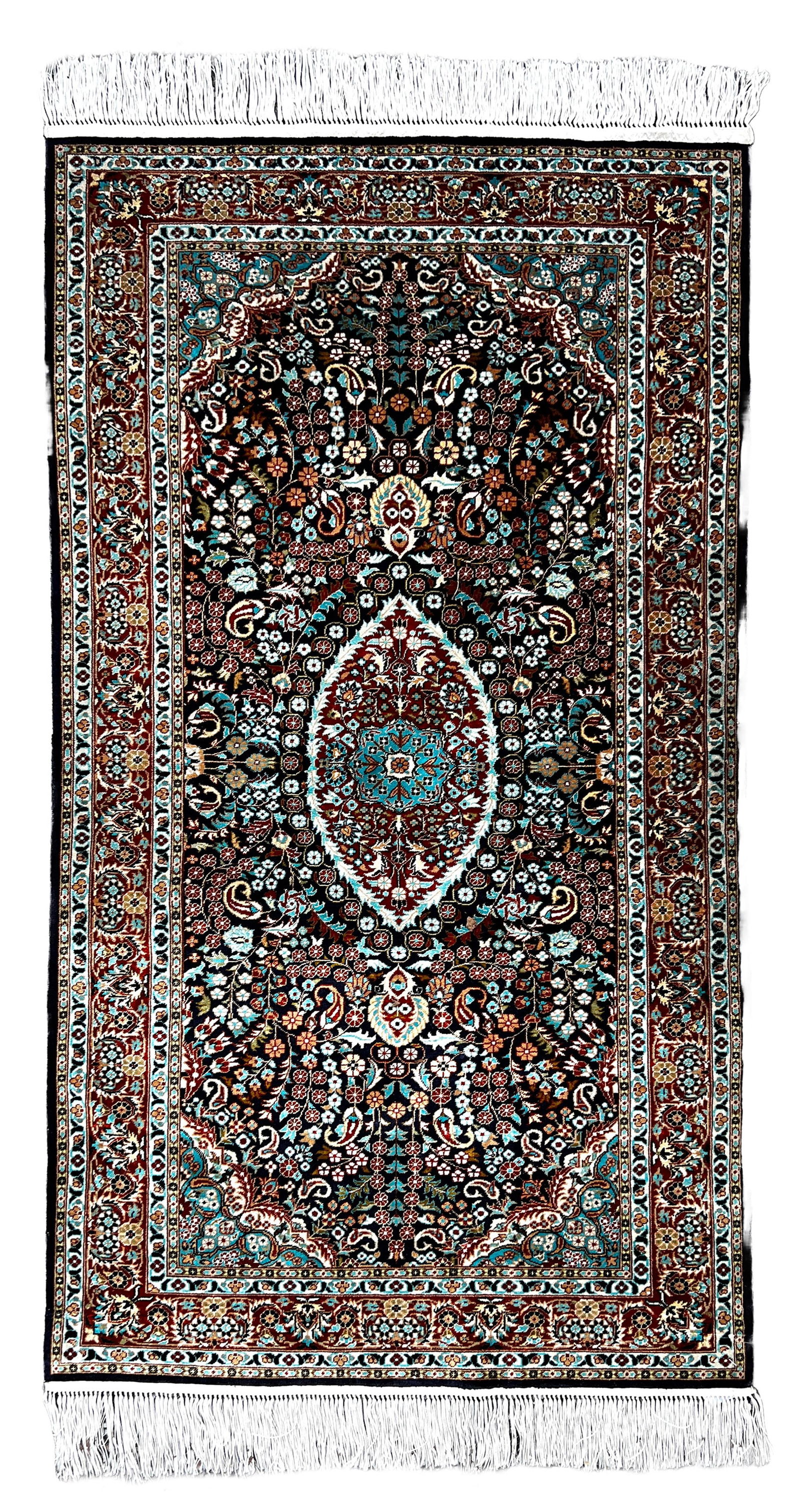 Hereke. China. Approx. 124 cm x 63 cm. Circa 1990. (1 of 7)