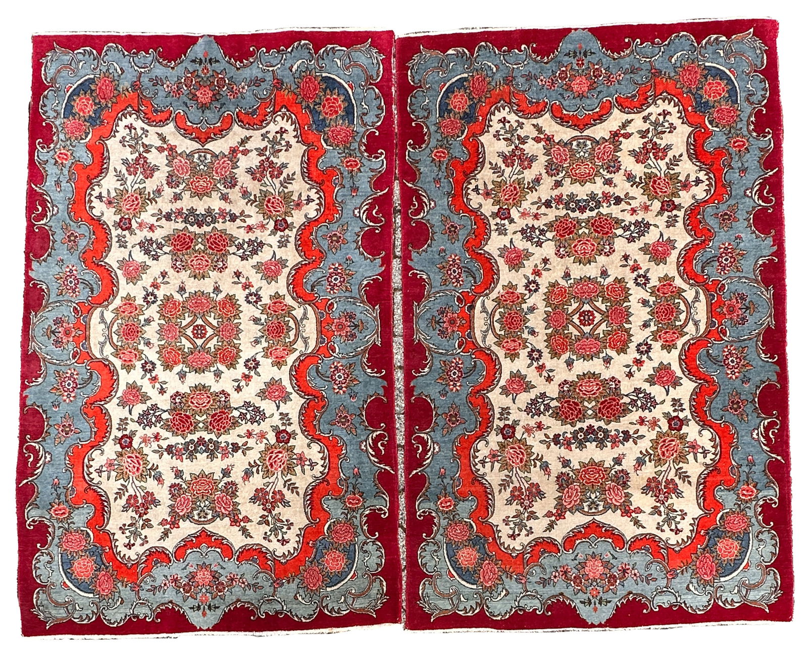 Pair of Keshan rugs. Approx. 208 cm x 130 cm / Approx. 213 cm x 134 cm. Circa 1970. (1 of 9)