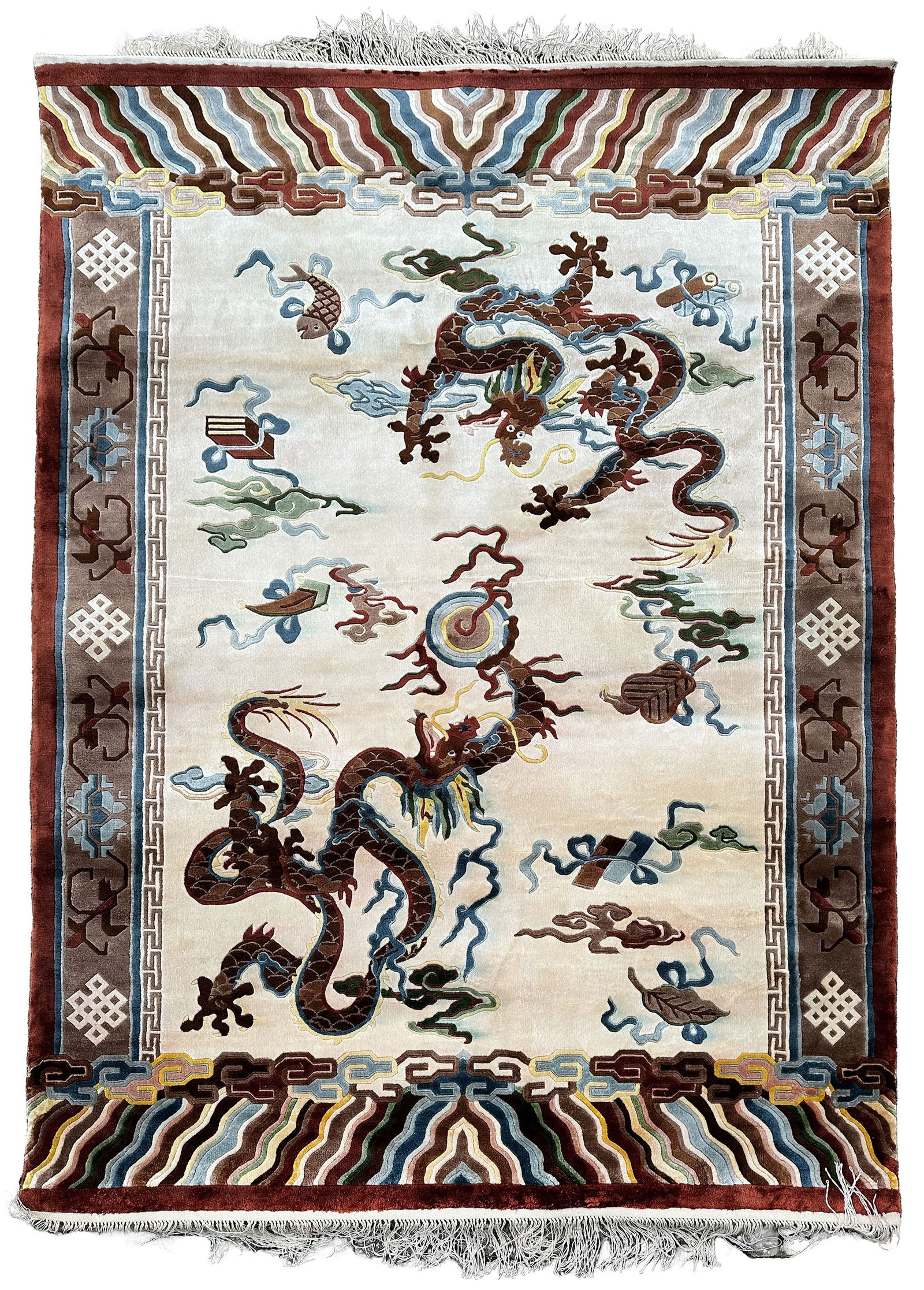 Chinese silk. Approx. 184 cm x 121 cm. Circa 1960. (1 of 9)