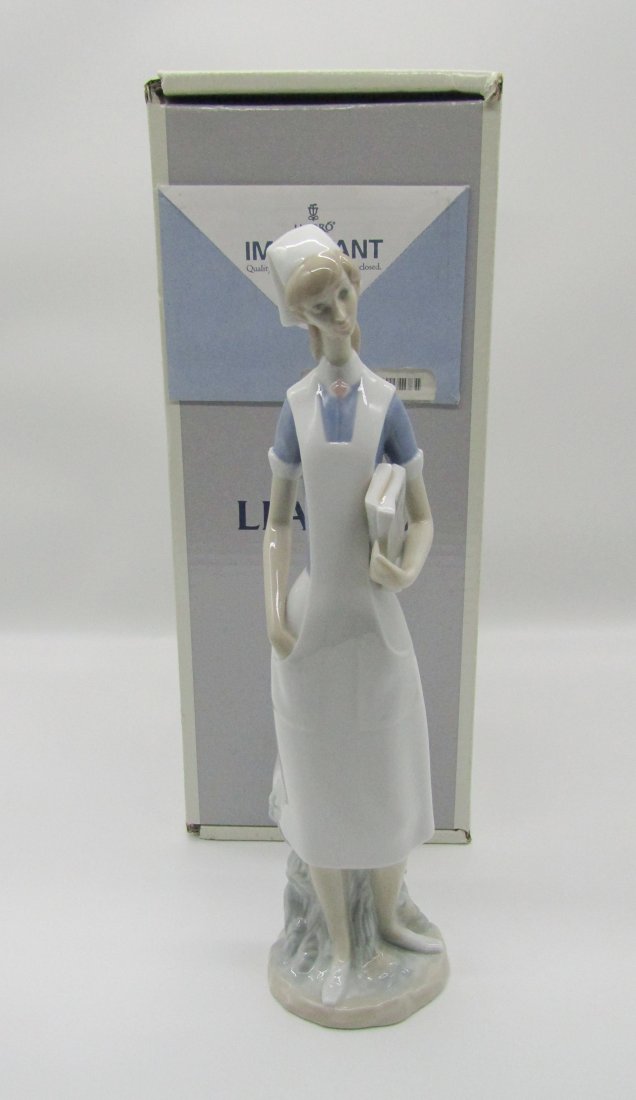 14+1/2" Lladro nurse figurine in box (1 of 5)