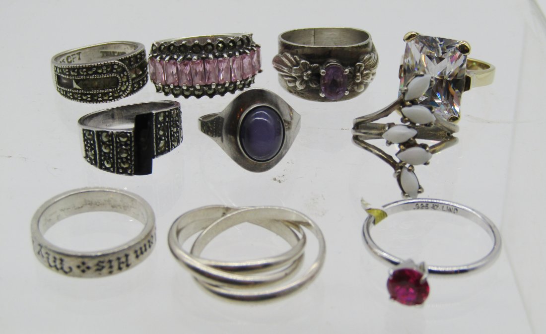 estate lot of 10 sterling Ladies rings (1 of 3)