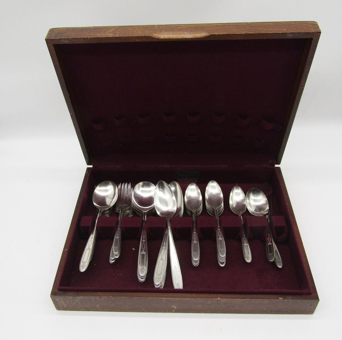 Community silverplate flatware set Heritage pattern (1 of 2)