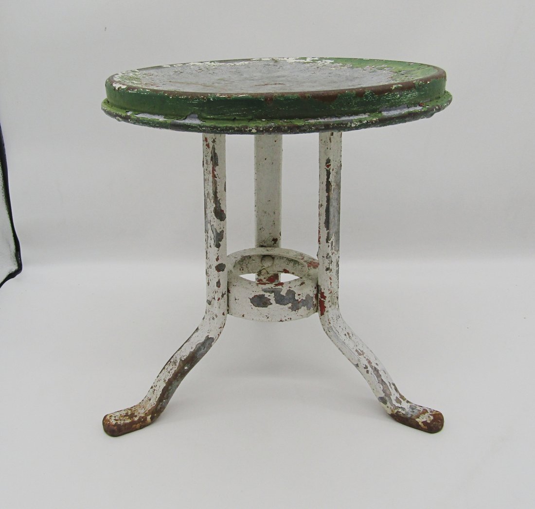 early cast iron milking stool (1 of 2)
