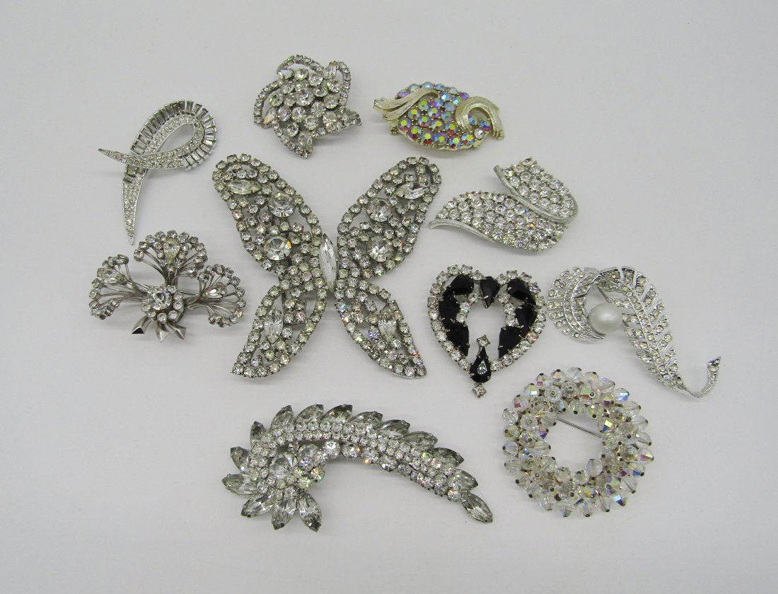 lot of vintage Rhinestone Costume jewelry (1 of 4)