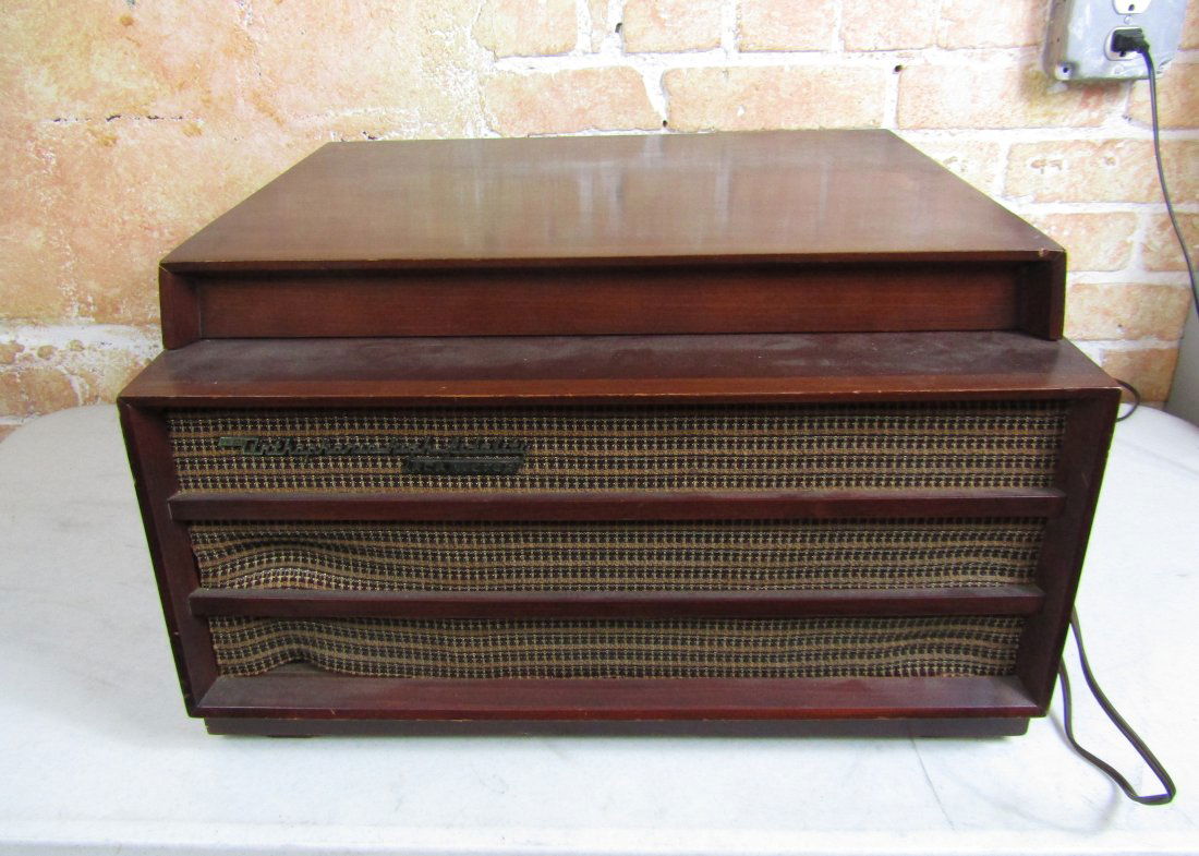MCM RCA-Victor Orthophonic high fidelity record player: vintage RCA-Victor record player in wood case. measures 20 x 18" by 12" tall.