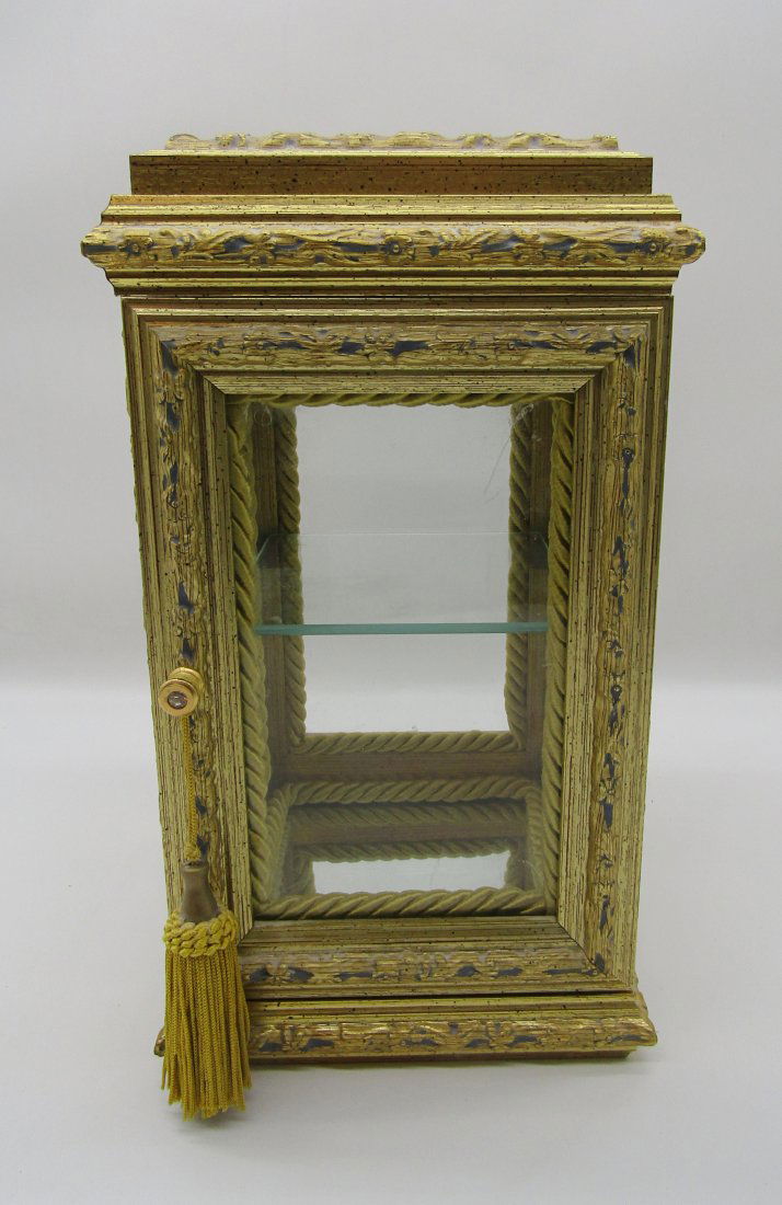 table top display case (1 of 3)