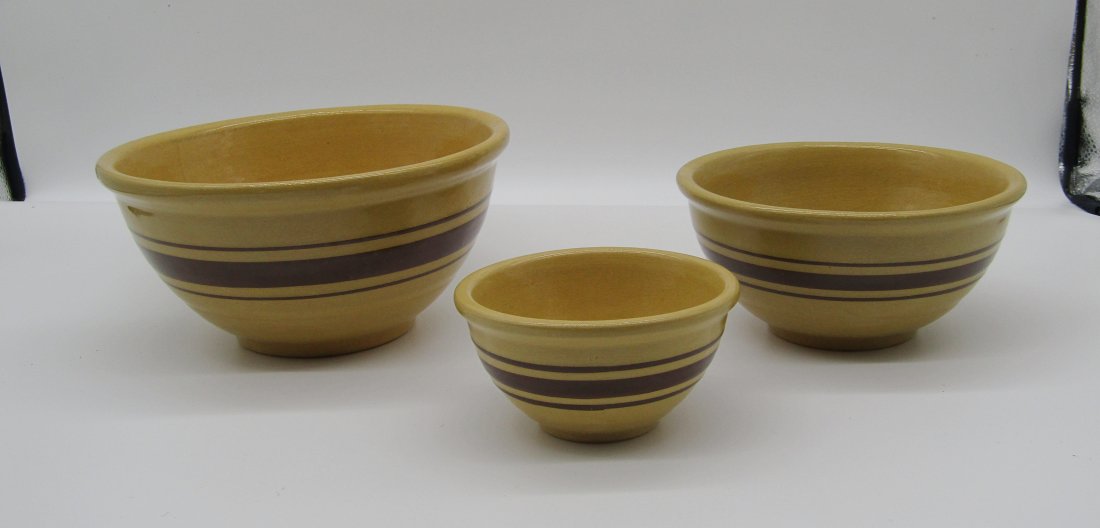 3 piece Weller Yellow ware mixing bowl set (1 of 5)