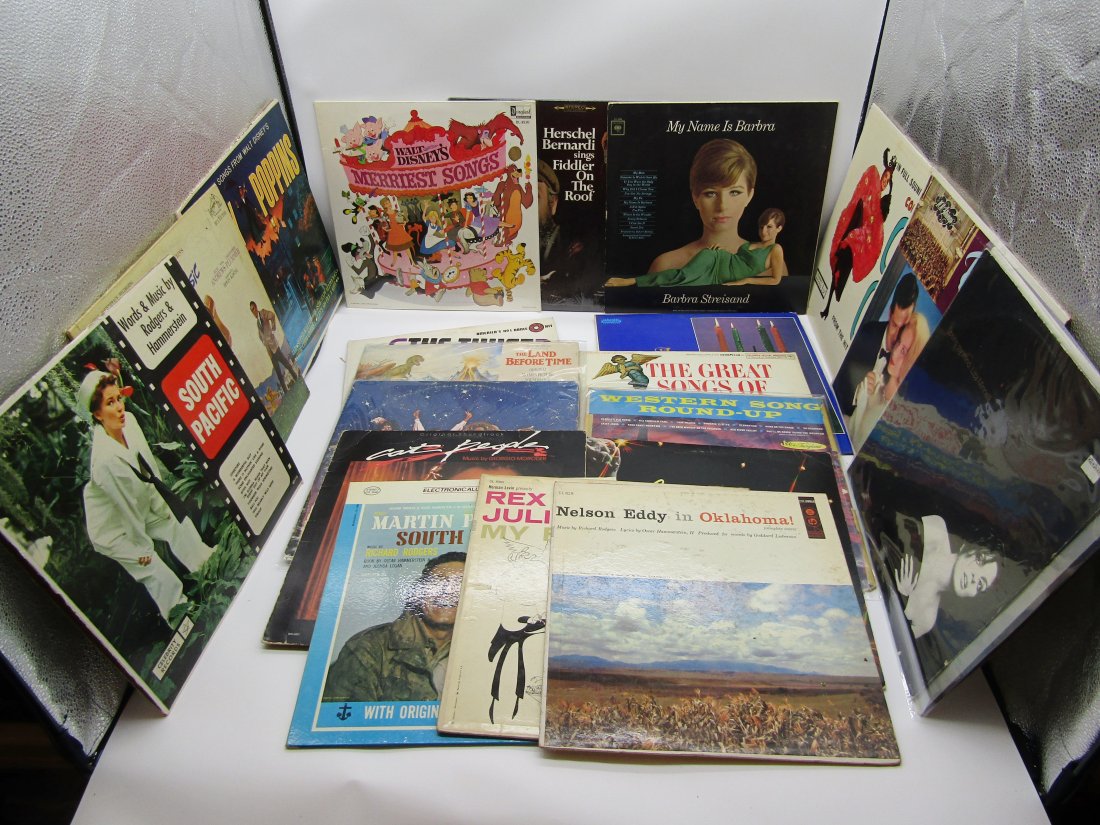 lot of vintage LP's 33rpm records Broadway, Disney: lot of vintage LP records. Broadway, Disney, etc.
