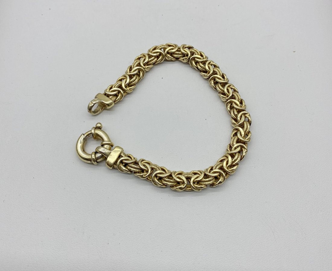 Estate 7 inch Sterling Bracelet with Byzantine: Nice quality sterling silver bracelet, has large sea clasp, weights 17 grams