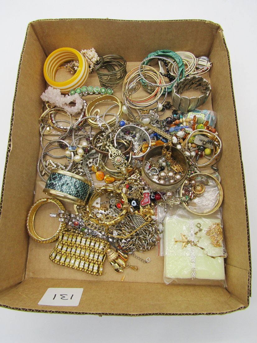 Box lot of Fashion and Vintage Costume Bracelets: Nice selection of bracelets, bangles, stretch, tennis. Excellent condition!