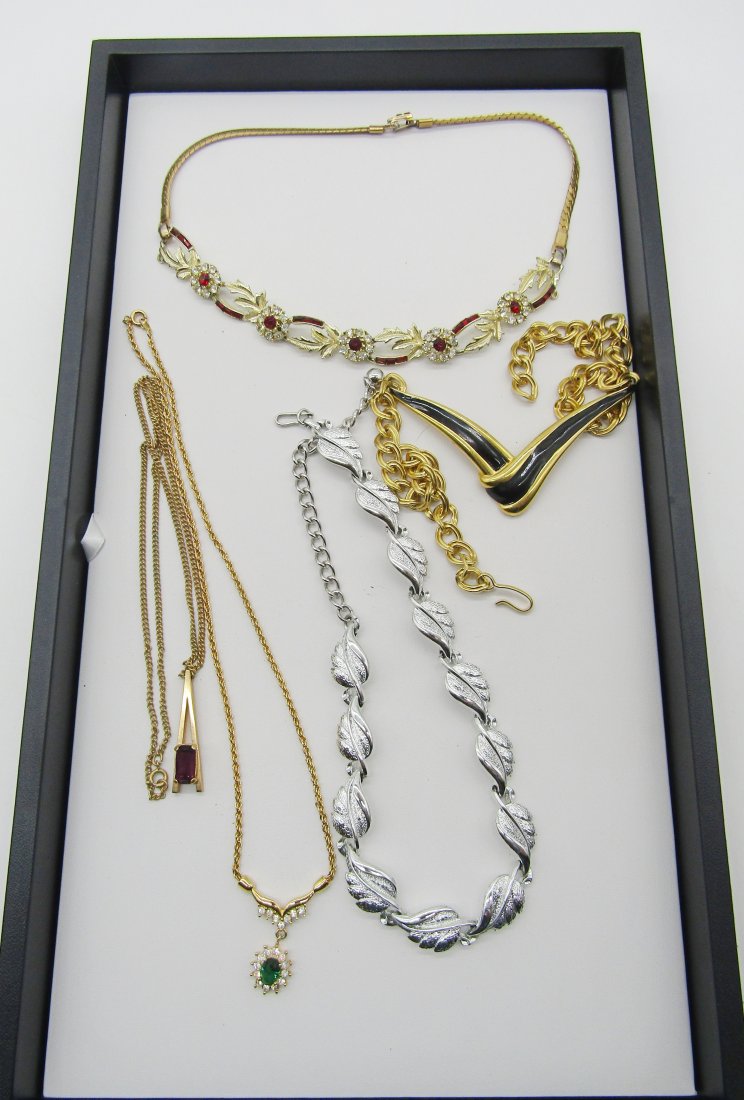 tray of vintage signed costume jewelry necklaces: nice lot of necklaces. Trifari, Coro, etc.