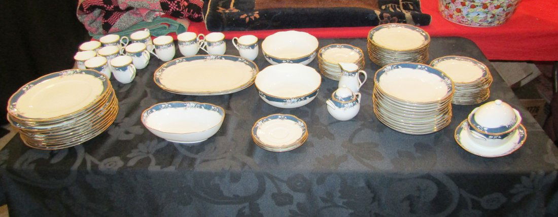 70 piece Noritake China set in the Sandhurst Pattern: vintage Noritake China set in the Sandhurst pattern. 70 pieces to include:12 x dinner plates, 12 x bowls, 12 x salad plates, ,12 x bread & butter plates, 12 cups & Saucers, creamer & Sugar, 3 pc. grav