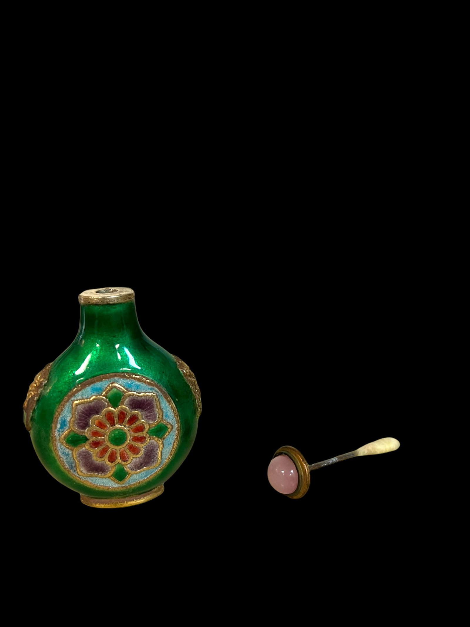 Chinese Enamel Snuff Bottle: Chinese Enamel Snuff Bottle with Lid and brush 2 3/4" H Good condition
