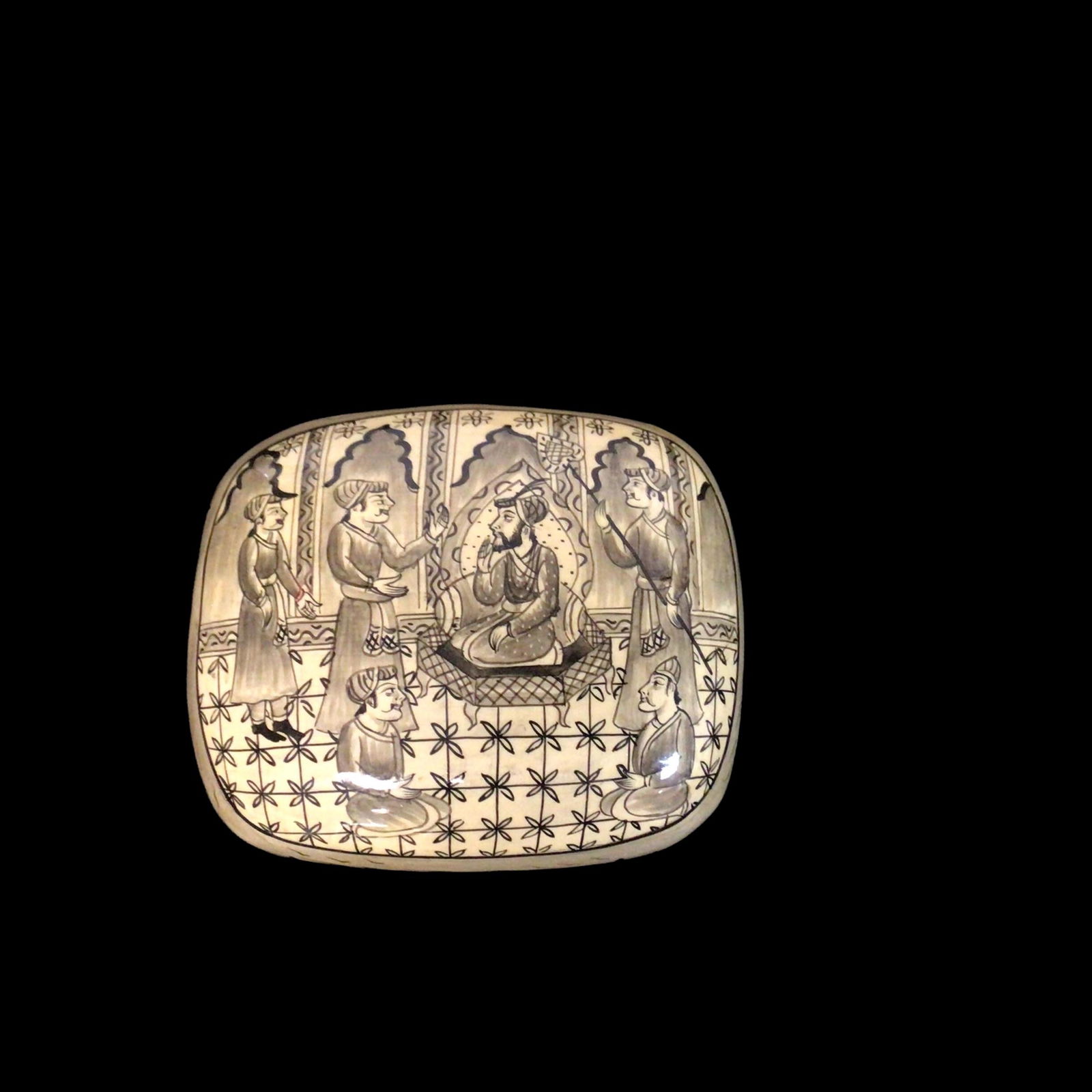 India Lacquer Papier Mache Trinket Box: India Lacquer Papier Mache Trinket Box Handpainted Measures approximately 2" H x 3 1/2" W x 2 1/2"L Weight 3 oz Condition very good