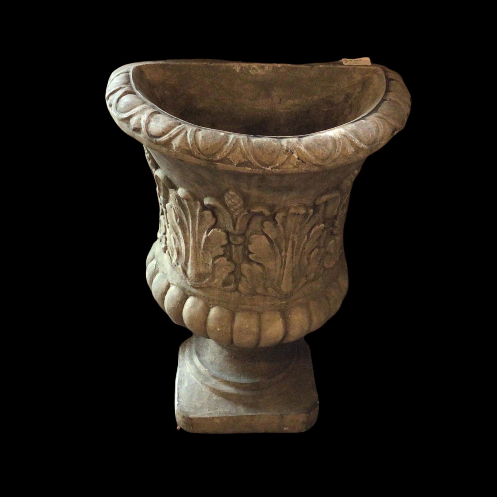 Half Round Garden Planter Urn (1 of 5)