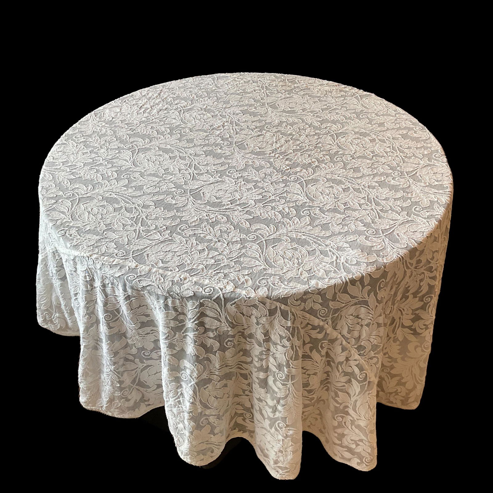 Scottish Lace Oval Tablecloth (1 of 3)