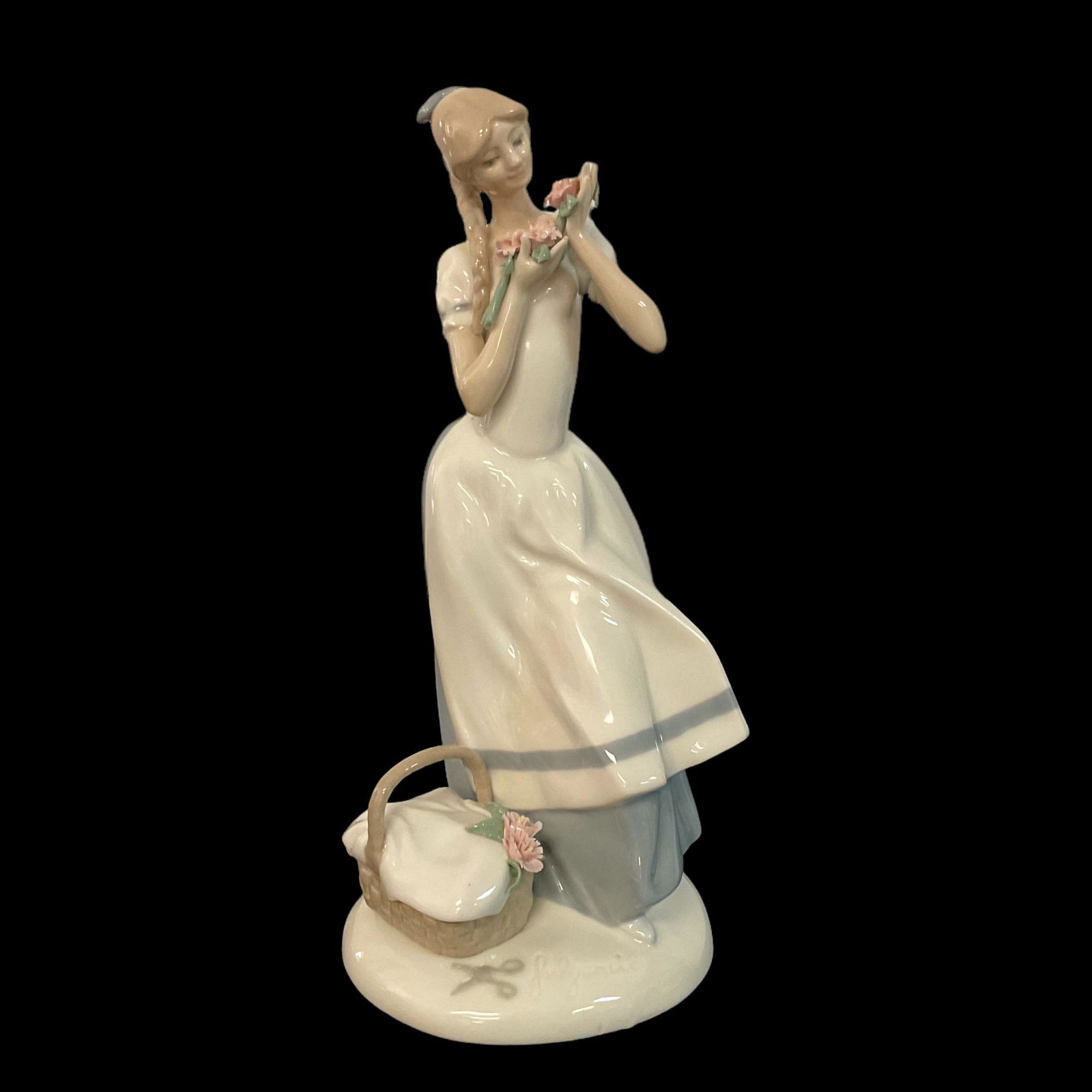 Lladro "Cecilia the Carnation Maiden" #871 Limited Edition, Fine Porcelain made 1983 (1 of 8)