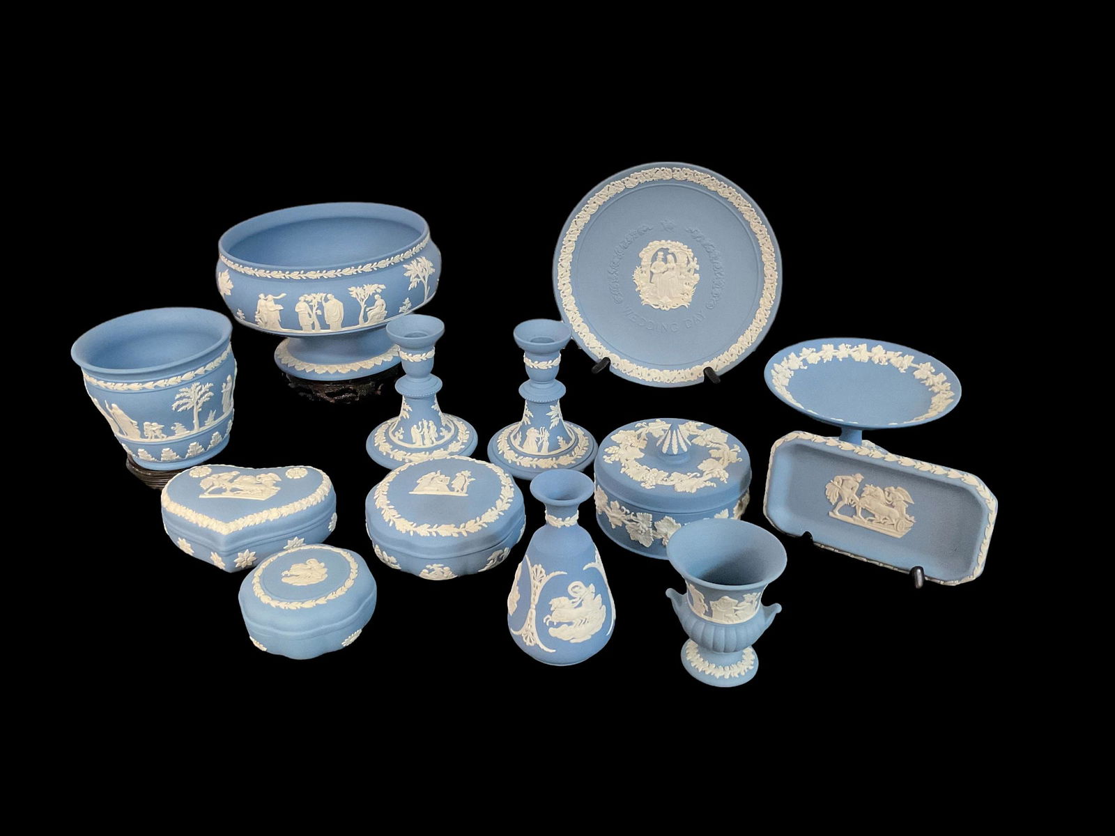 Twelve (12) pieces of Wedgwood Jasperware (1 of 15)