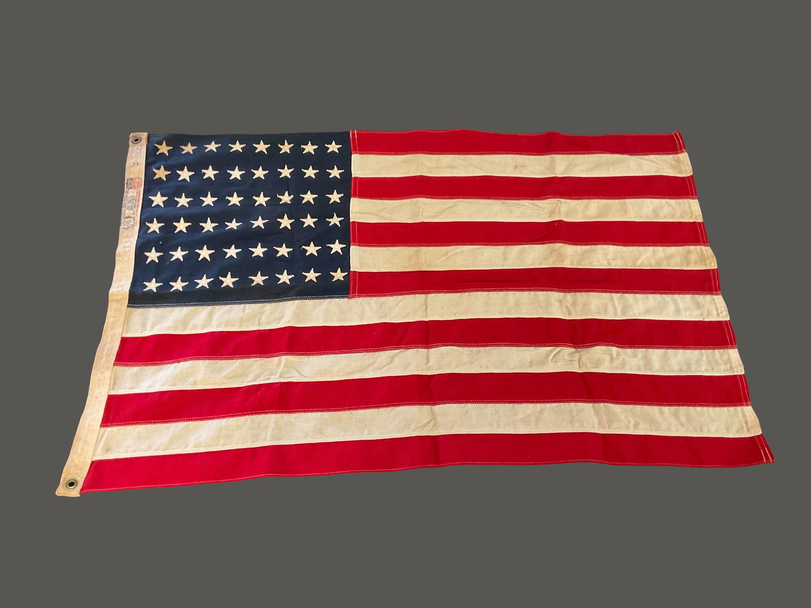 48 Star American Flag Bull Dog Bunting 24 x 36: 48 Star American Flag Bull Dog Bunting 24" x 36" Condition very good, see photographs