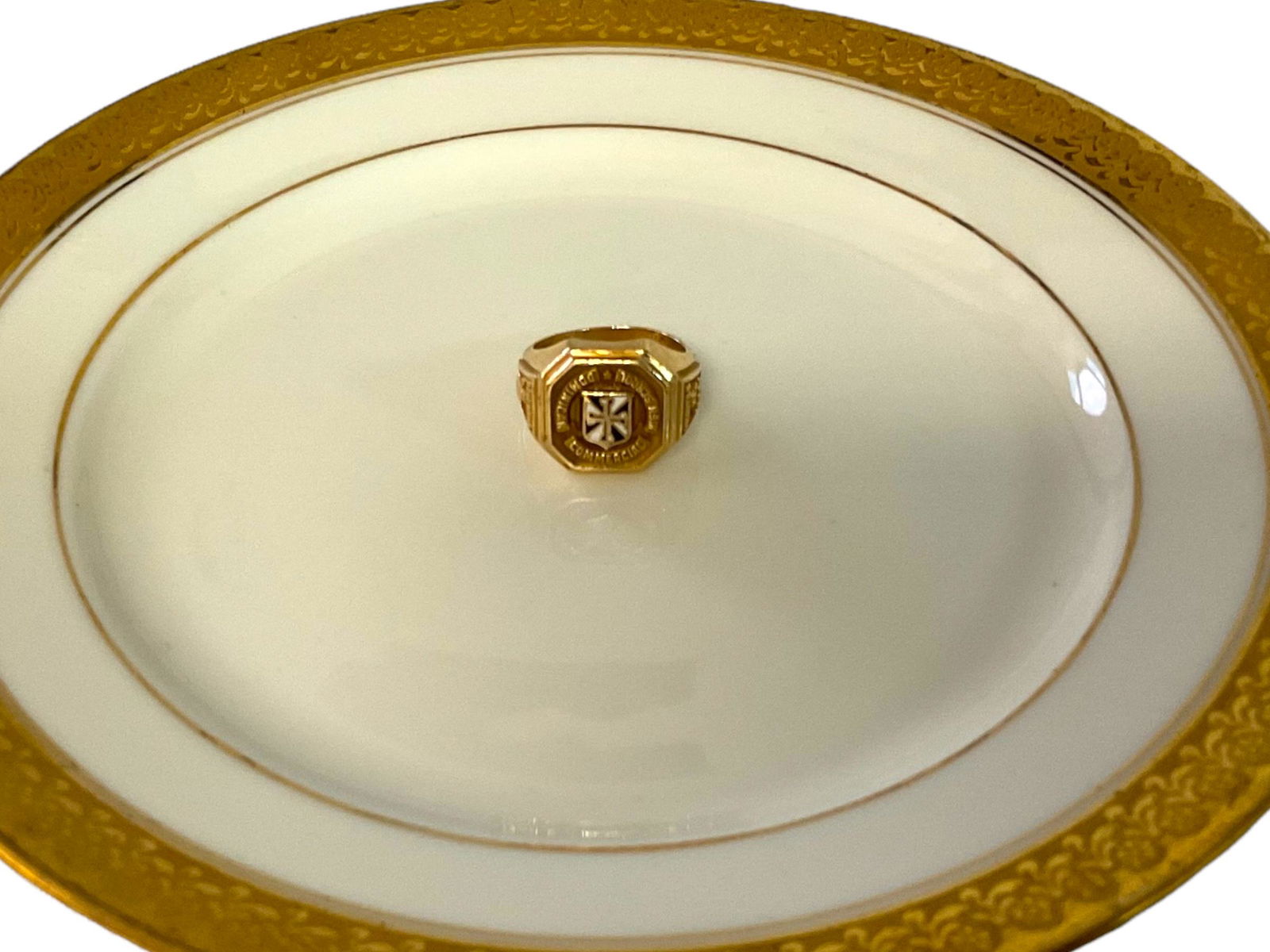 14 Kt Yellow Gold Class Ring Size 5 1/2 Marked BAS '70 (1 of 4)