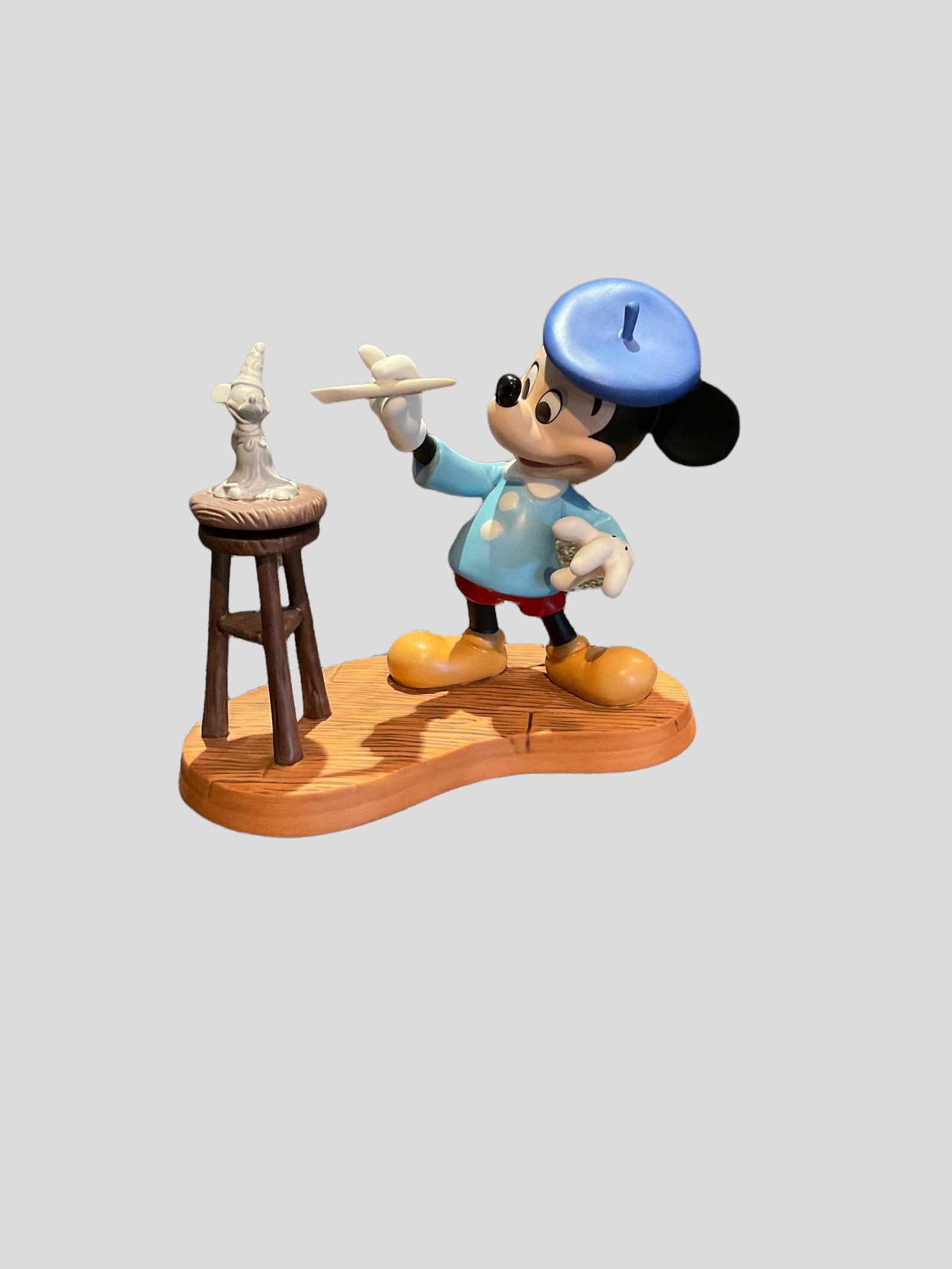 Walt Disney Classics Collecton Mickey Mouse Creating a Classic with COA and box: Walt Disney Classics Collecton Mickey Mouse "Creating a Classic" Measures 6 1/2" W x 5 1/2" H x 4" D, with COA and box, Condition very good, see photographs