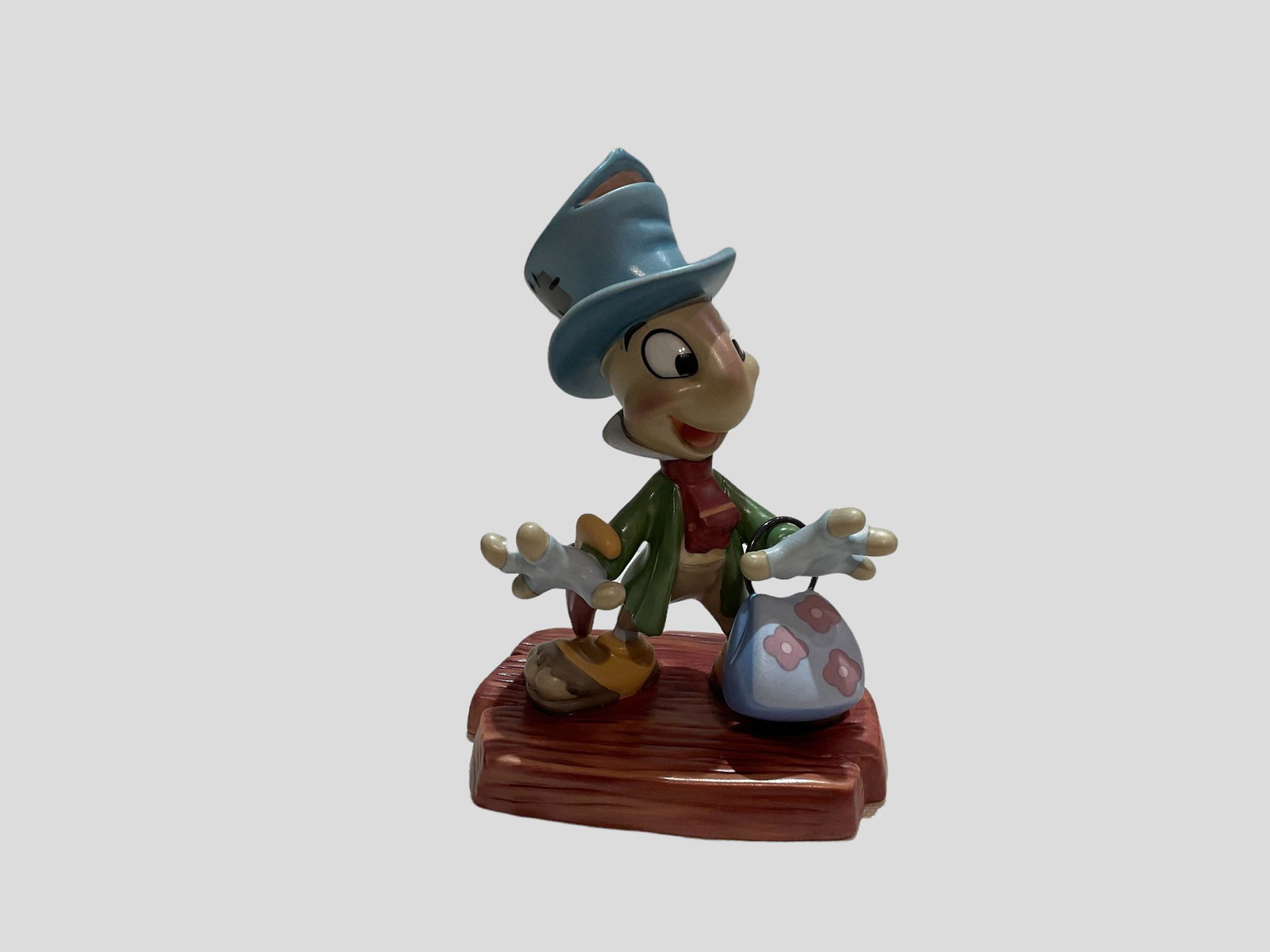 Walt Disney Classics Collection Jiminy Cricket from Pinocchio with COA and Box: Walt Disney Classics Collection Jiminy Cricket "I Made Myself at Home" from Walt Disney's Pinocchio with COA and Box, Measures 3" W x 4 1/2" H x 2" D, Sculpted by Kent Melton, Condition very good, see