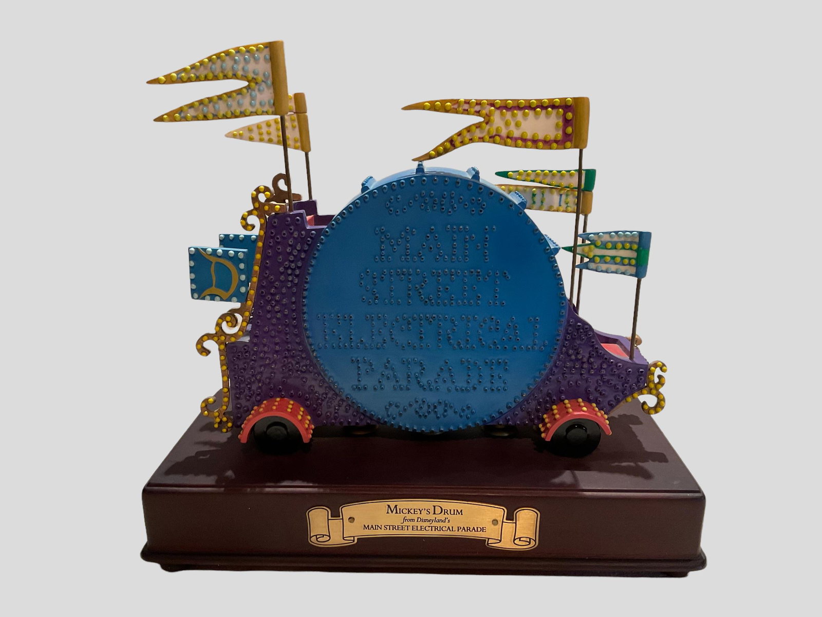 Walt Disney Classics Collection Mickey's Drum Main Street Electrical Parade with COA and Box: Walt Disney Classics Collection Mickey's Drum from Disneyland's Main Street Electrical Parade with COA and Box, Measures 8 1/4" W x 7 1/2" H x 4" D, Condition very good, see photographs