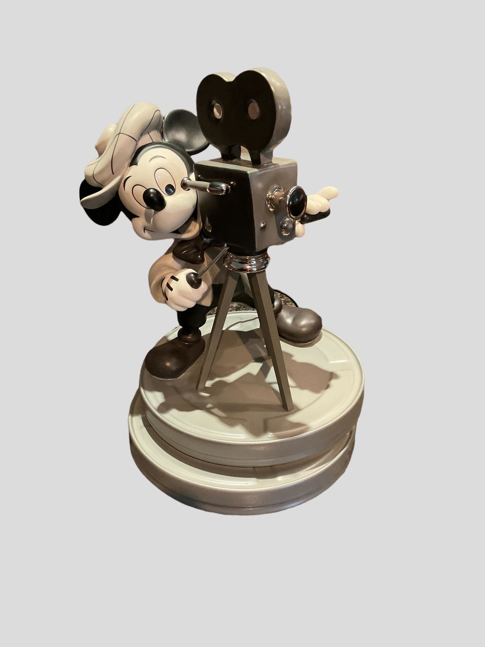 Walt Disney Classics Collection Mickey Mouse Behind the Camera Limited Edition with COA and Box: Walt Disney Classics Collection Mickey Mouse "Behind the Camera" from Walt Disney's Mickey Mouse Club, Measures 6 1/2" W x 9" H, Limited Edition 59 of 500 with COA and Box Condition very good, see pho