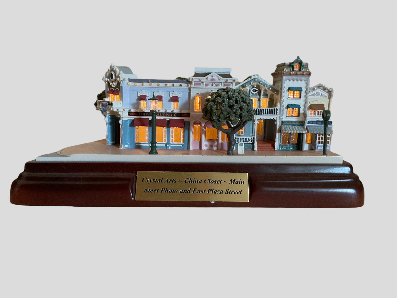 Disneyland Main Street USA Collection Crystal Arts China Closet East Plaza Street First Edition: Disneyland Main Street USA Collection Crystal Arts China Closet East Plaza Street First Edition with Box, NOTE NO COA, by Robert Olszewski Master Artist, Measures 9" L x 6 3/4" W x 3" H, Condition goo