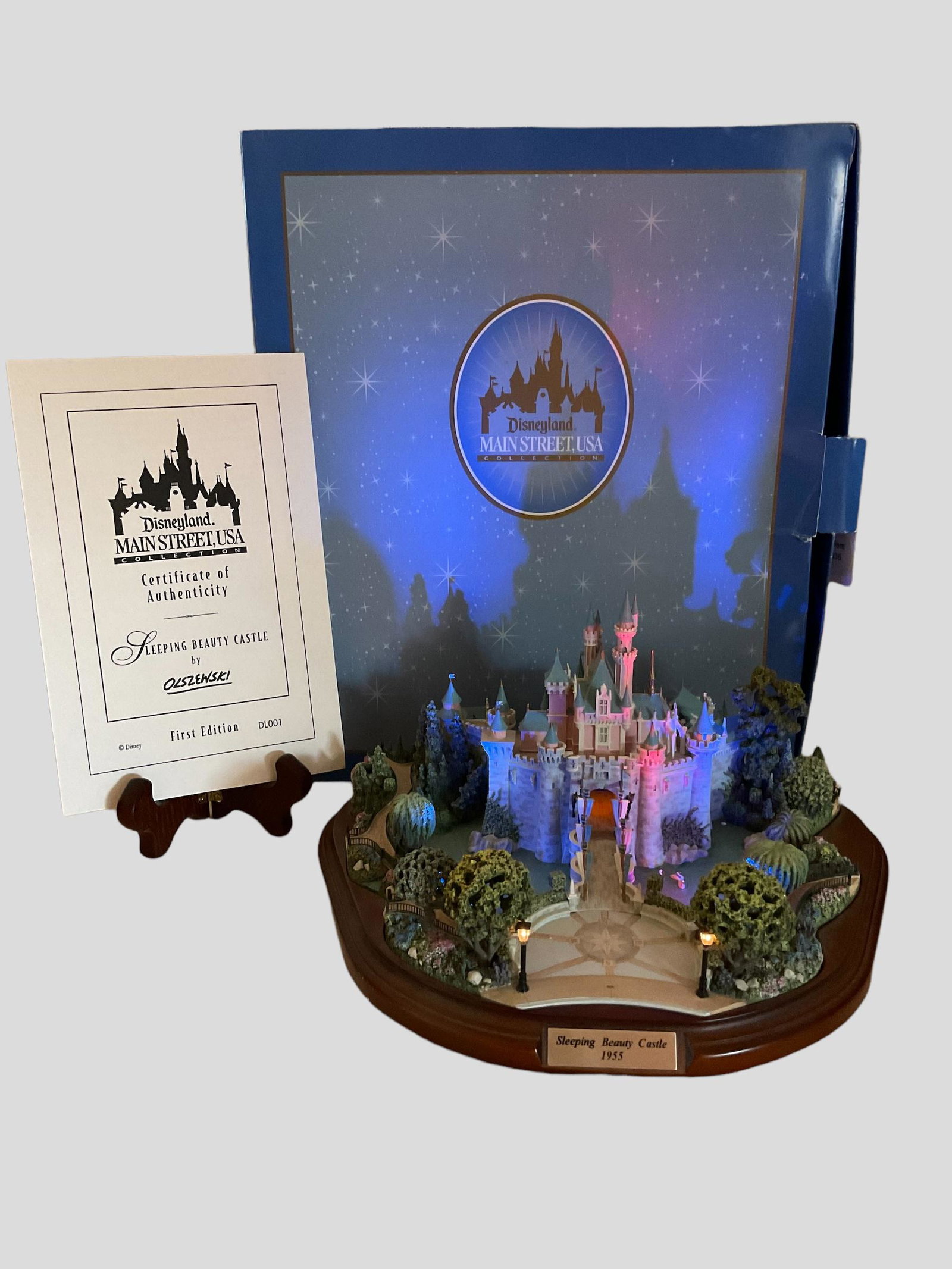 Disneyland Main Street USA Collection Sleeping Beauty's Castle First Edition: Disneyland Main Street USA Collection Sleeping Beauty's Castle First Edition with COA and Box, by Robert Olszewski Master Artist, Measures 8 1/2" L x 10 1/2" W x 5 1/2" H, Condition very good, no AC a