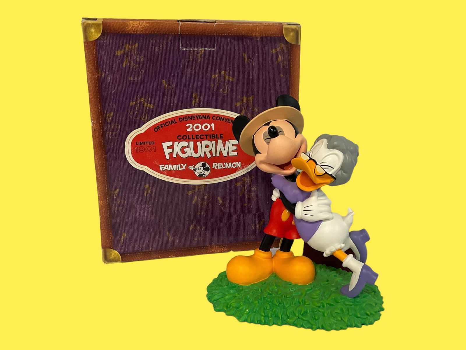 Official Disneyana Convention 2001 Family Reunion Limited Edition Figurine Mickey Mouse in Box (1 of 7)